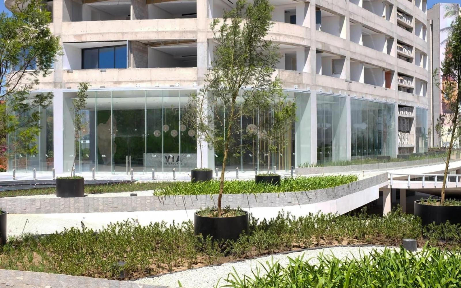 Luxury apartment with laundry area, 30 amenities, 13,000 m2 of green areas, designed by renown architect firm, Fuentes del Pedregal