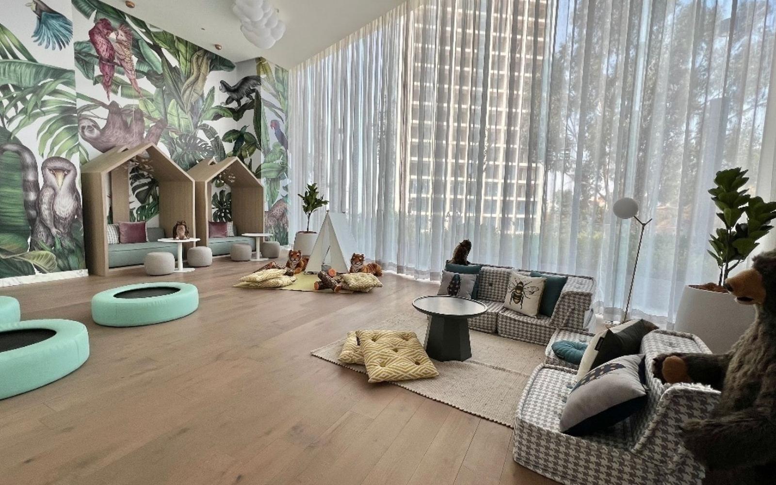 Luxury apartment with laundry area, 30 amenities, 13,000 m2 of green areas, designed by renown architect firm, Fuentes del Pedregal