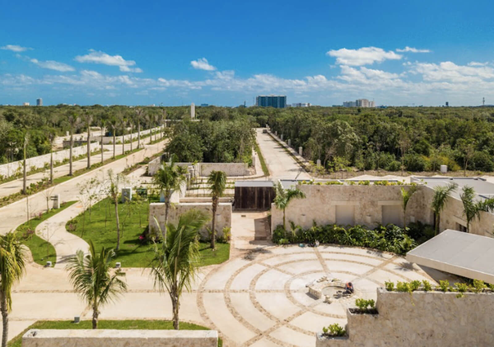 Land in luxury area 360 m2, exclusive community with lakes, clubhouse, cycle track, sports fields, pools, gym, spa, and more, Lagos del Sol