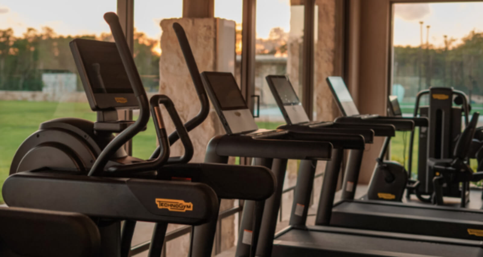 Land in luxury area 360 m2, exclusive community with lakes, clubhouse, cycle track, sports fields, pools, gym, spa, and more, Lagos del Sol