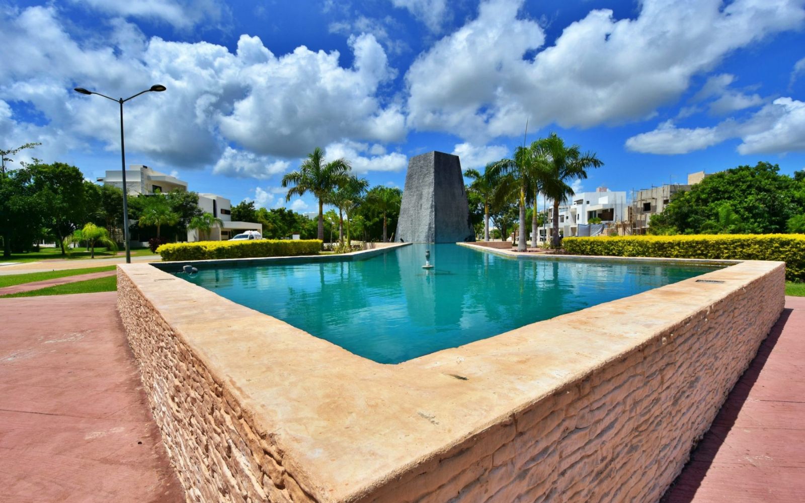 House with Private Pool for Sale, Huayac&aacute;n, Canc&uacute;n