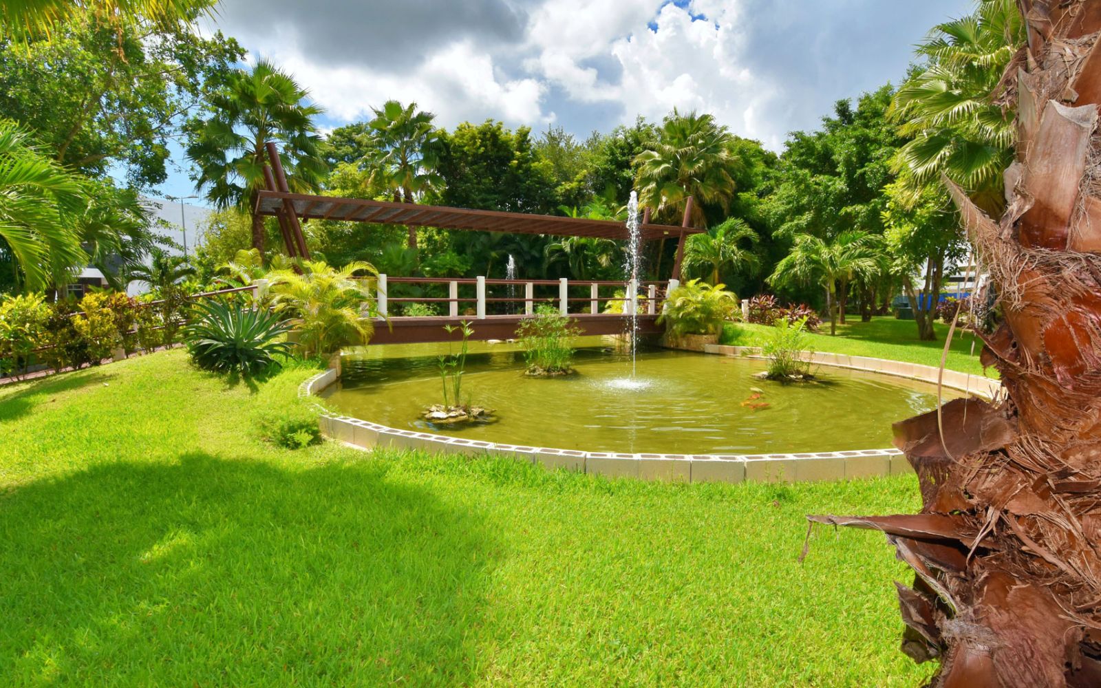 House with Private Pool for Sale, Huayac&aacute;n, Canc&uacute;n