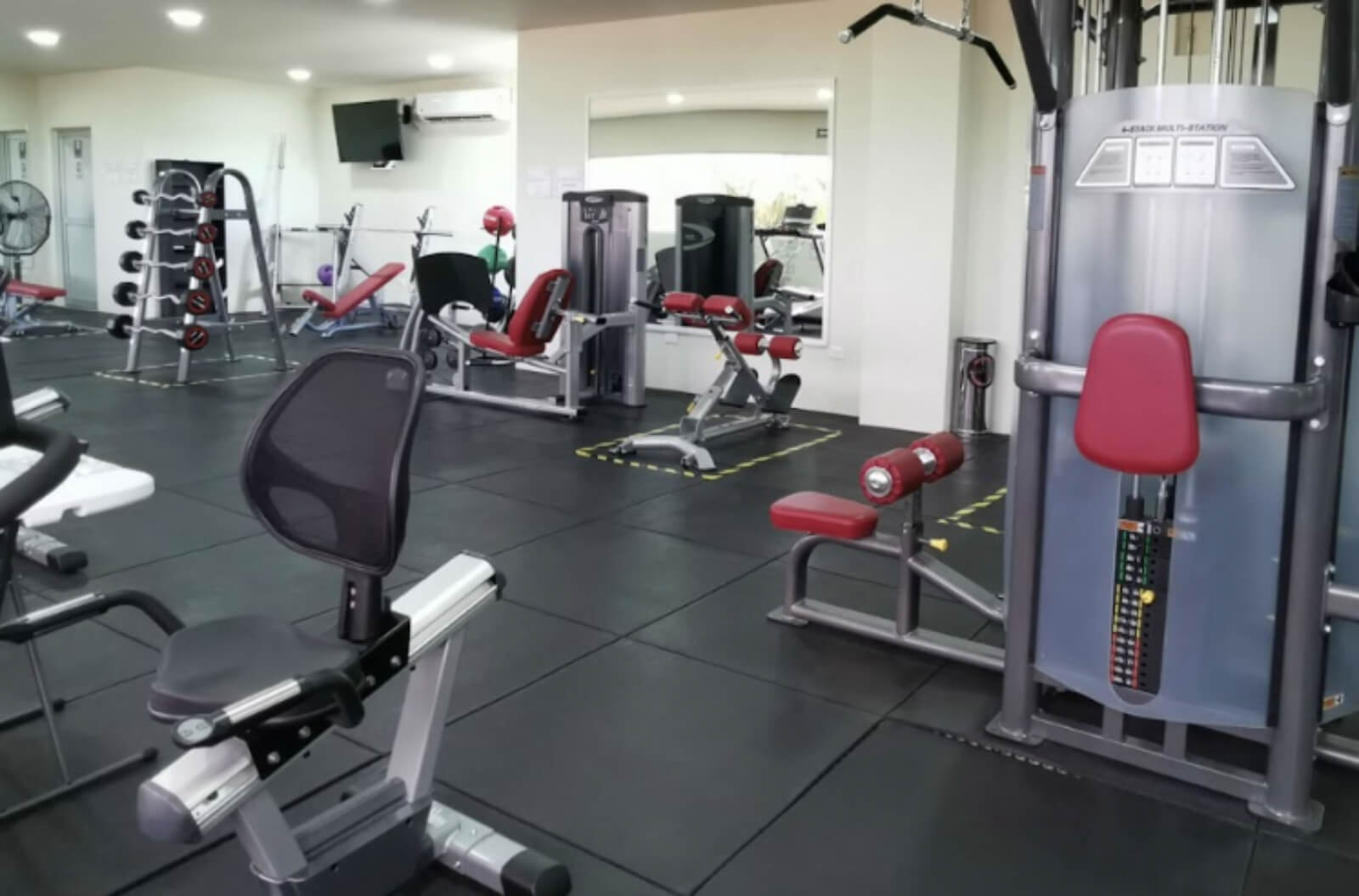 House with private pool, double height, marble floors, for sale in Residencial Rio, Cancun