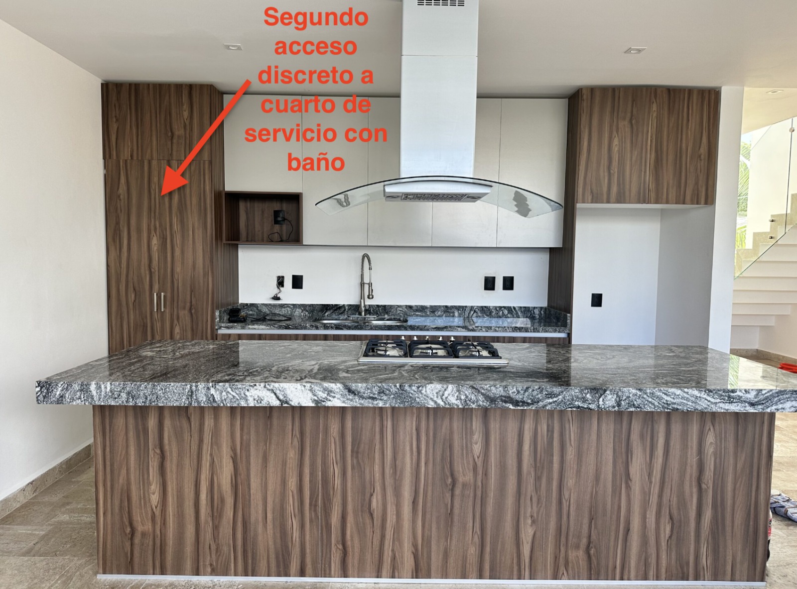 House with private pool, double height, marble floors, for sale in Residencial Rio, Cancun