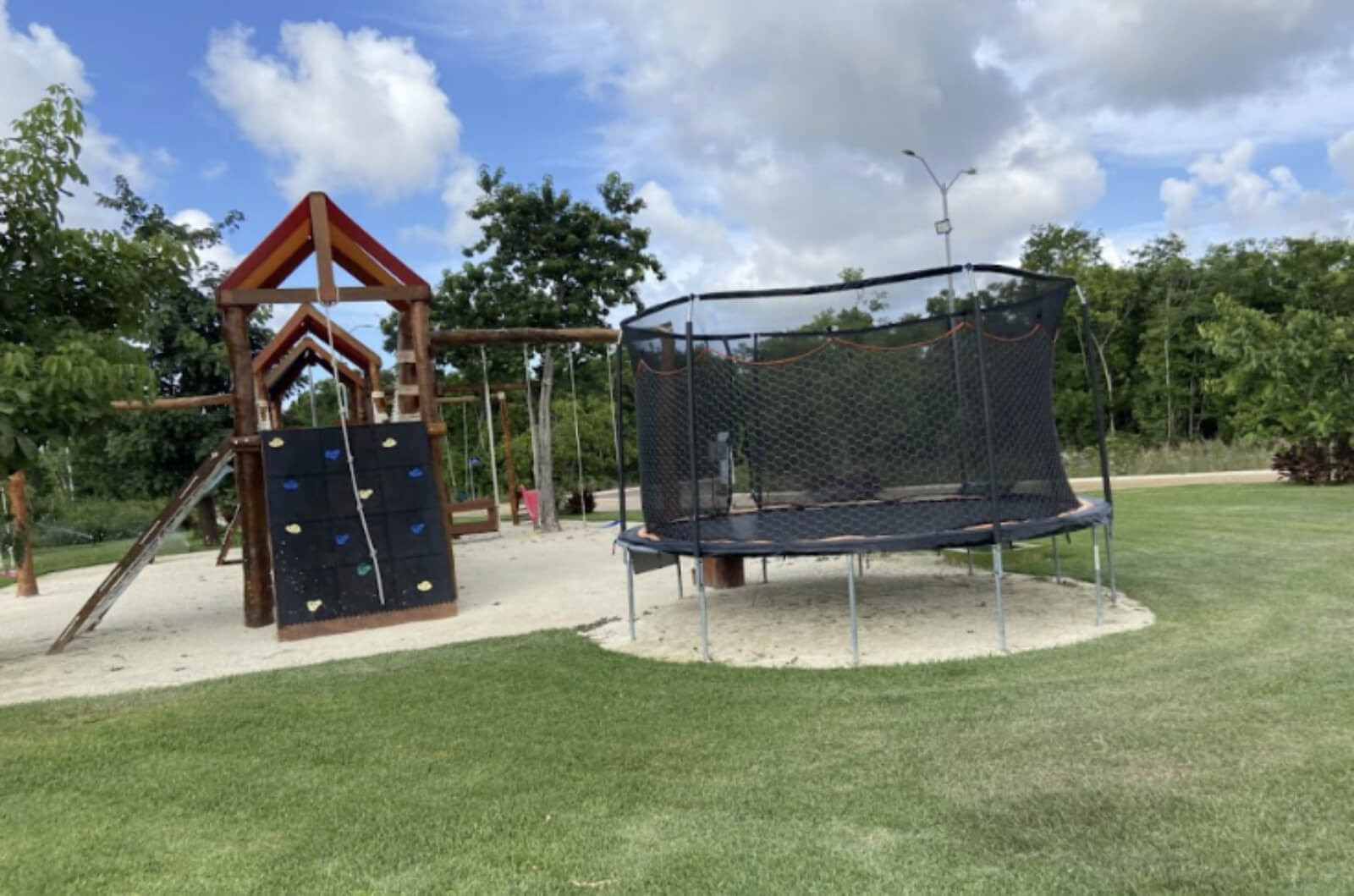 House with private pool in gated community for sale, R&iacute;o Residencial, Canc&uacute;n