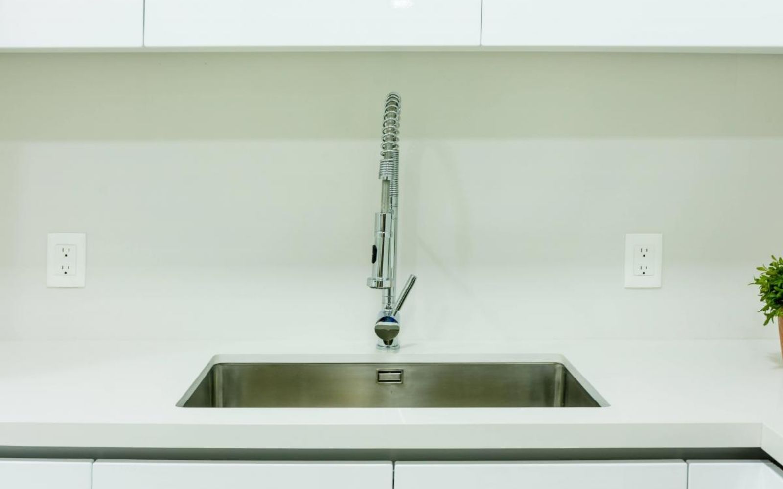 Departamento frente a marina, vistas al campo de golf y reserva natural