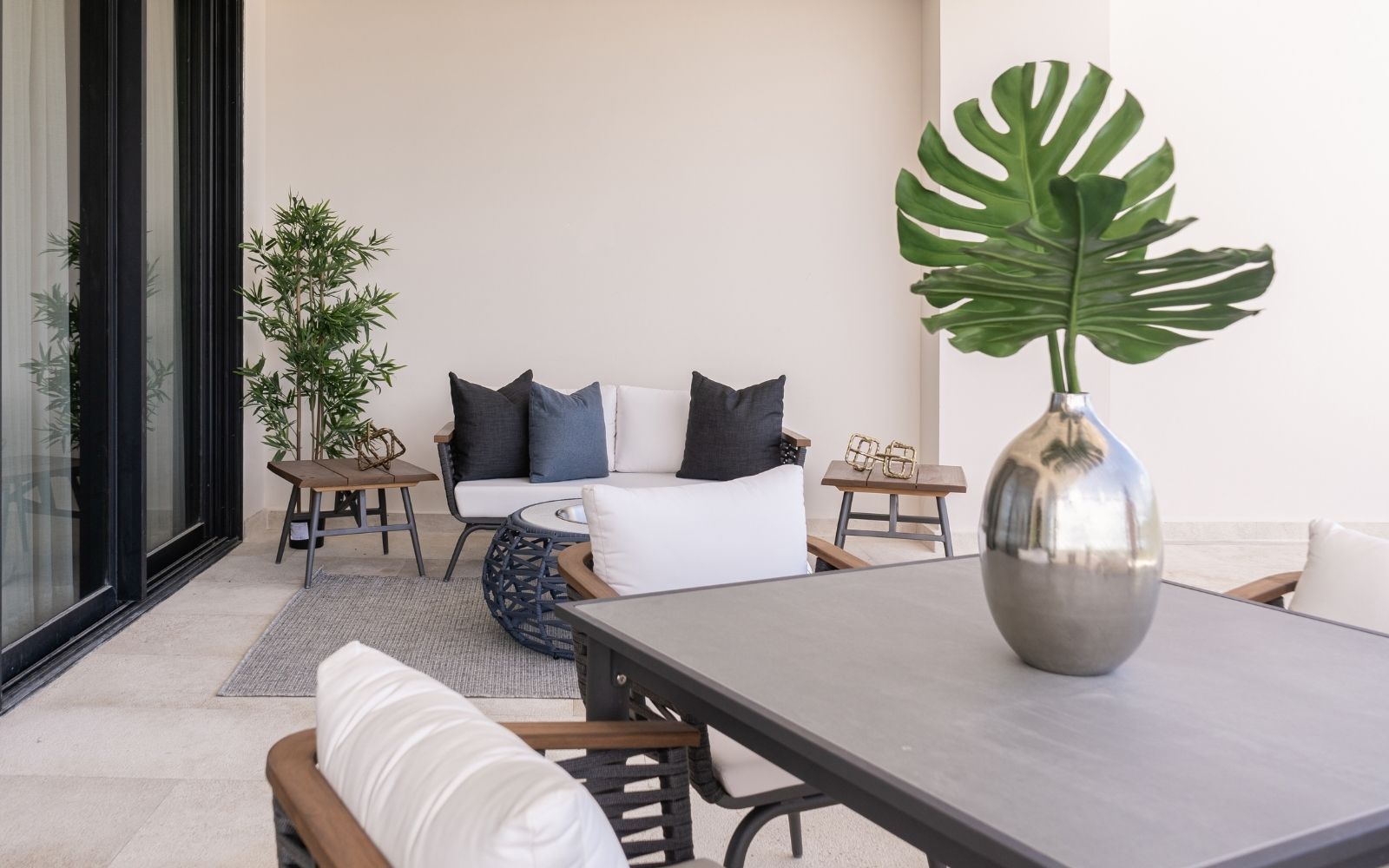 Apartment with terrace, green views pet-friendly, pool, gym, for sale Canc&uacute;n