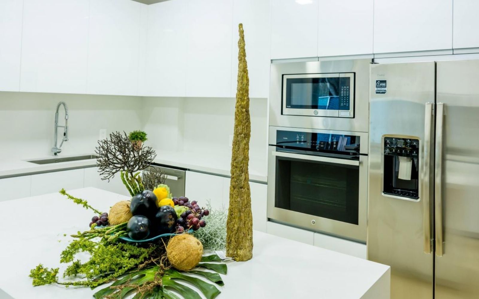 Luxury condo with lagoon views for sale, Hotel Zone Canc&uacute;n