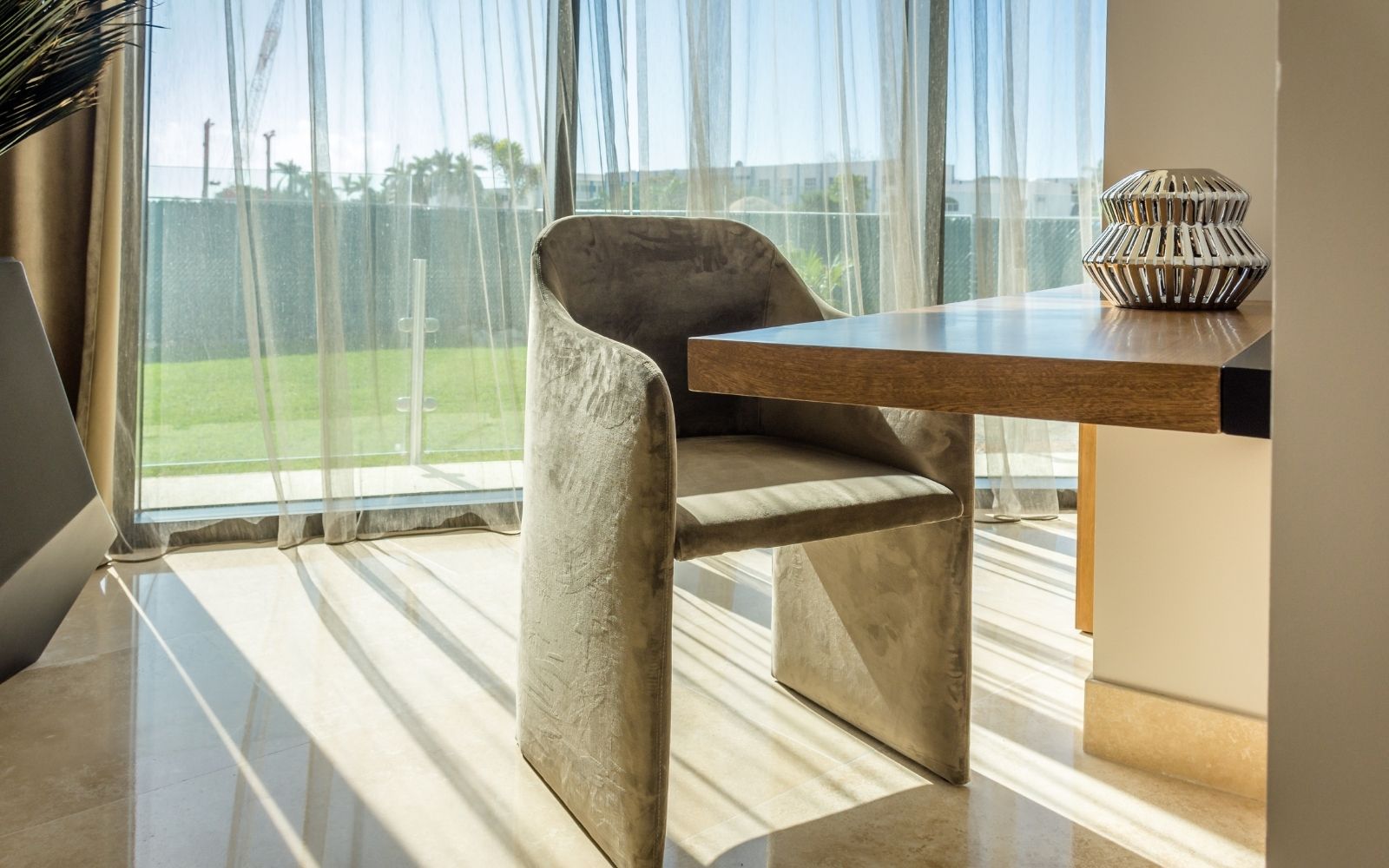 Luxury condo with lagoon views for sale, Hotel Zone Canc&uacute;n