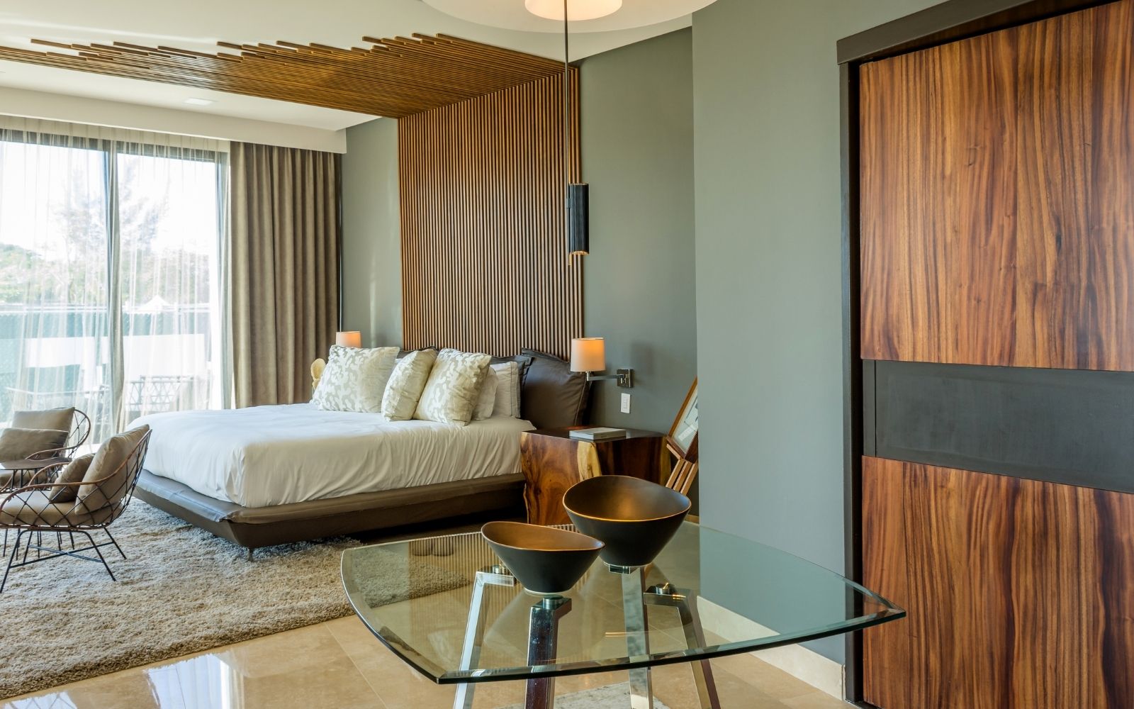 Oceanfront luxury condo, for sale, in Emerald, Hotel Zone, Cancun