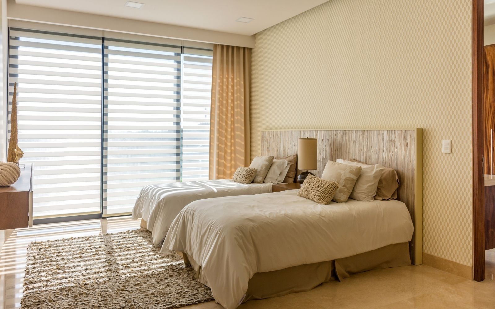 Oceanfront luxury condo, for sale, in Emerald, Hotel Zone, Cancun