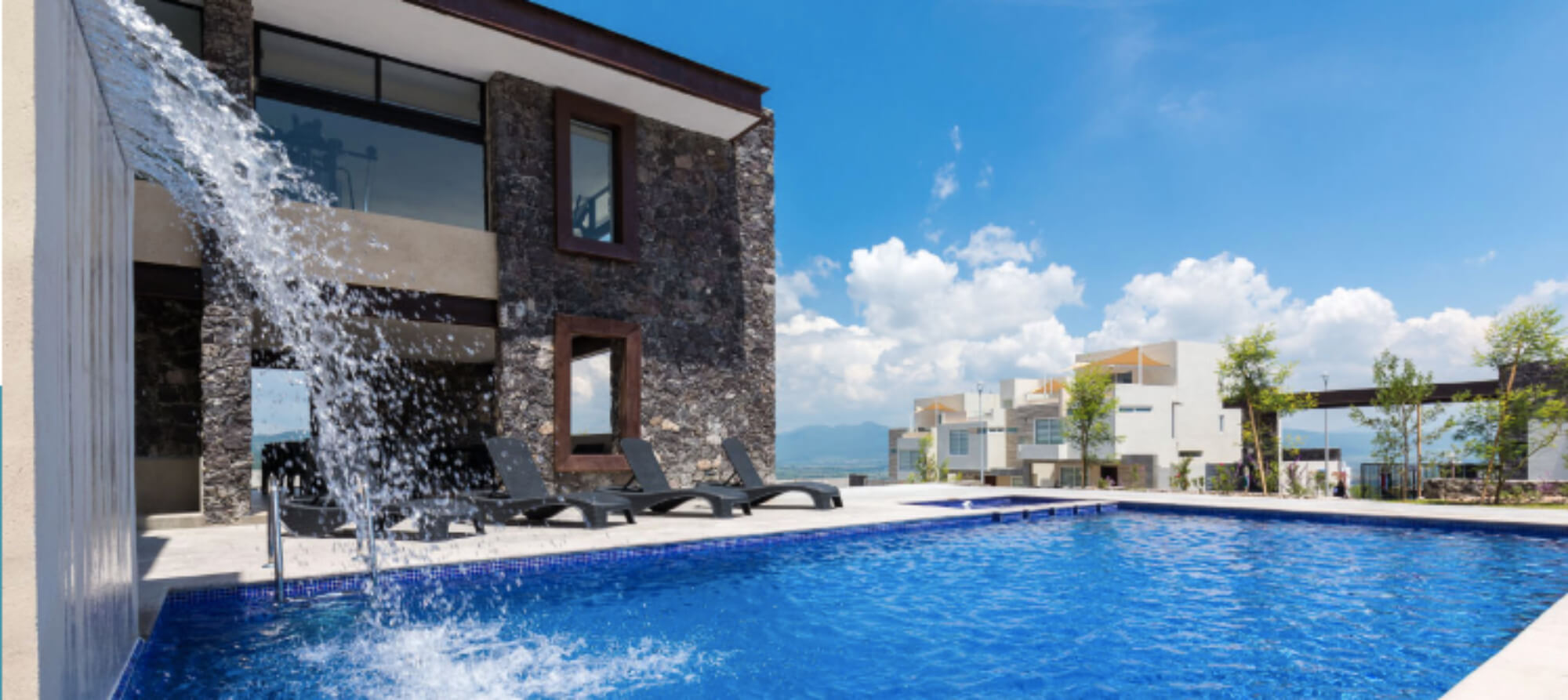 House with Studio, TV Room, Mezzanine and Terrace in Master Bedroom, for sale, Zibat&aacute;, Queretaro.