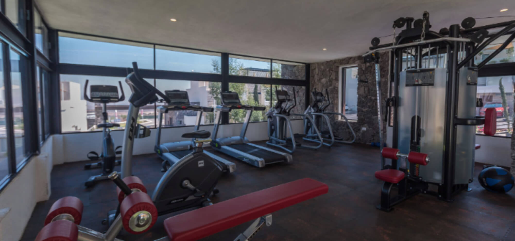 House with Studio, TV Room, Mezzanine and Terrace in Master Bedroom, for sale, Zibat&aacute;, Queretaro.