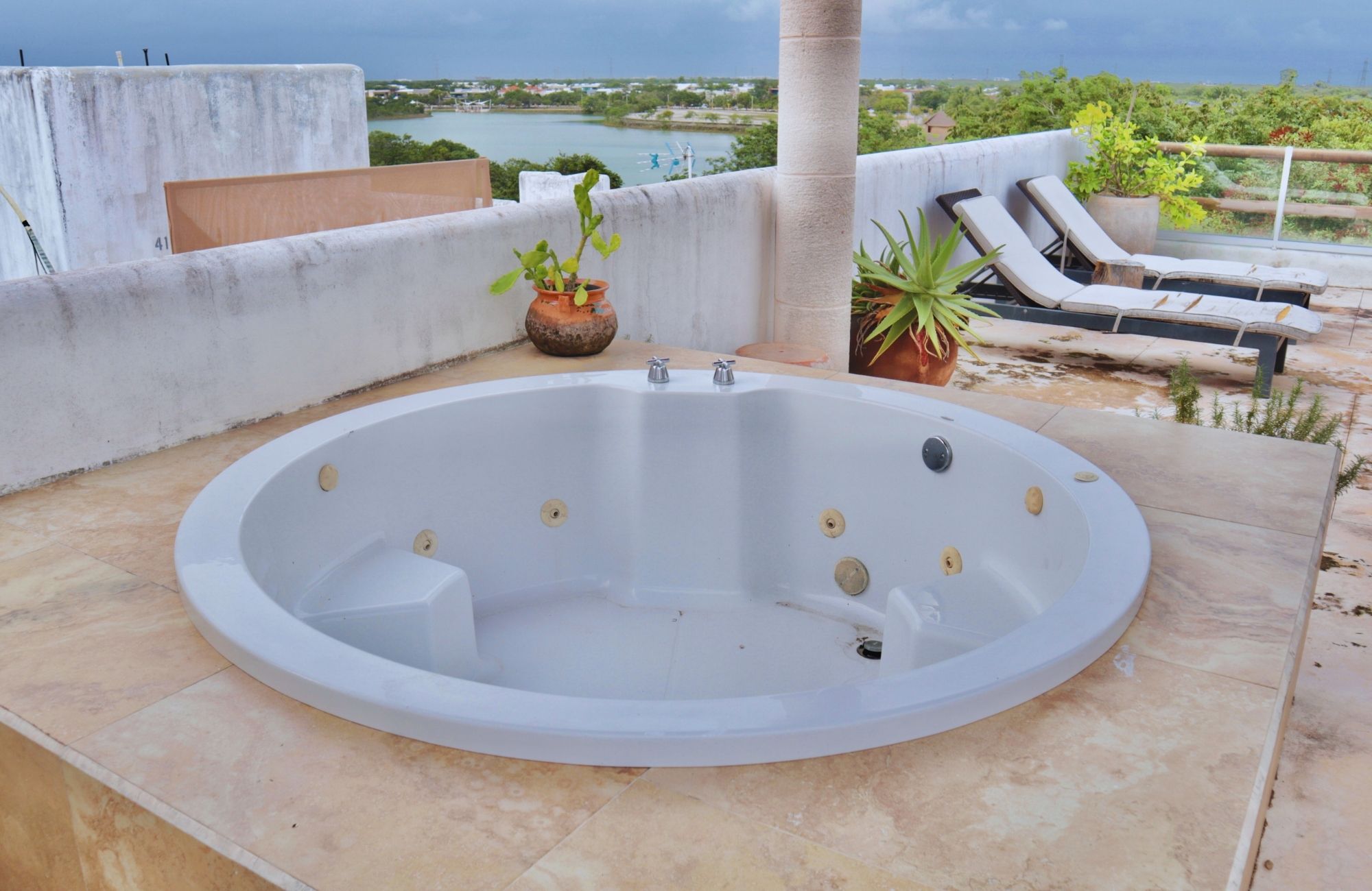 Penthouse 50 meters from the sea, smart home system, gym, kids club, pool, grill, for sale Costa Mujeres Cancun.