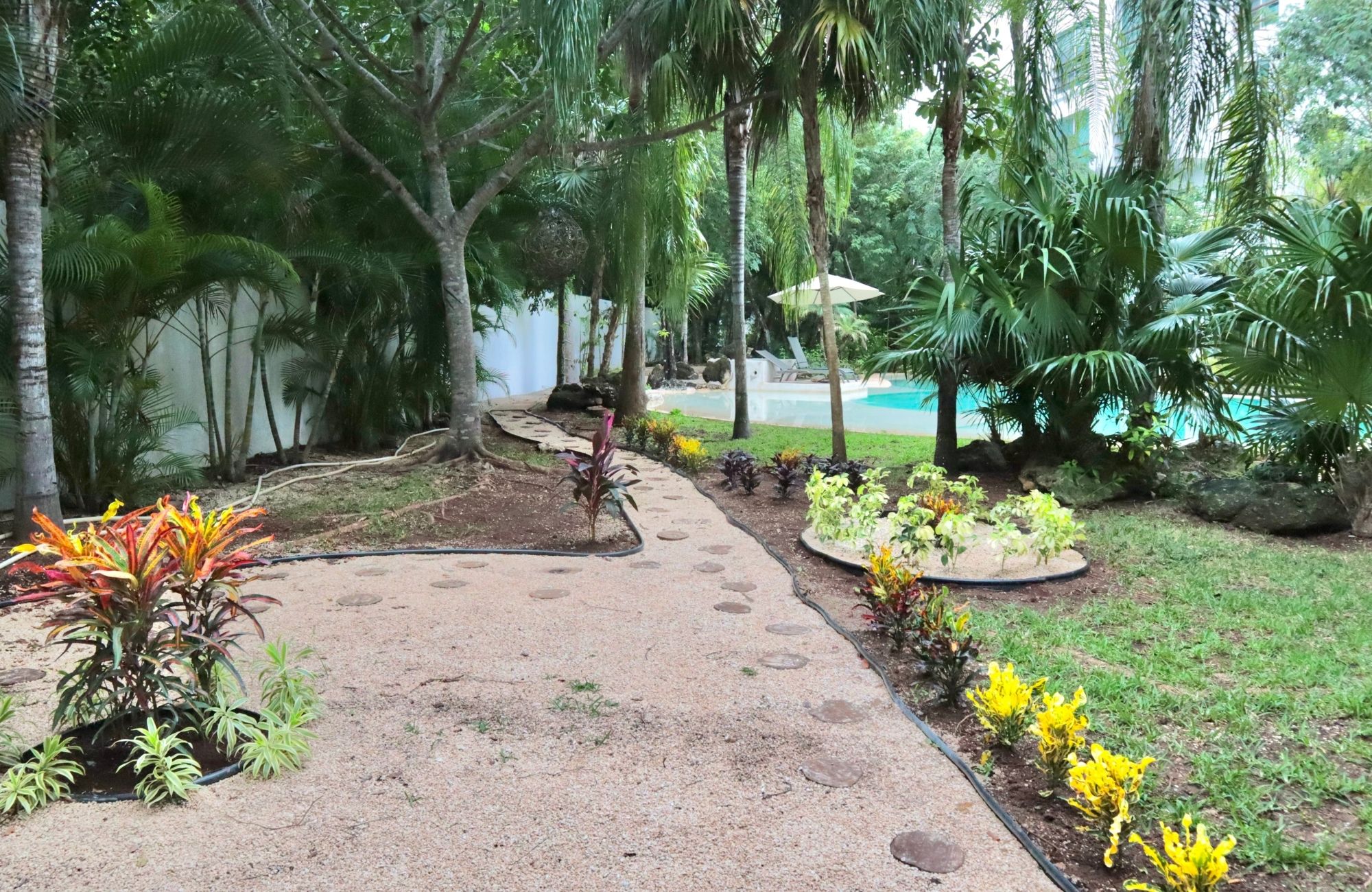 Penthouse 50 meters from the sea, smart home system, gym, kids club, pool, grill, for sale Costa Mujeres Cancun.