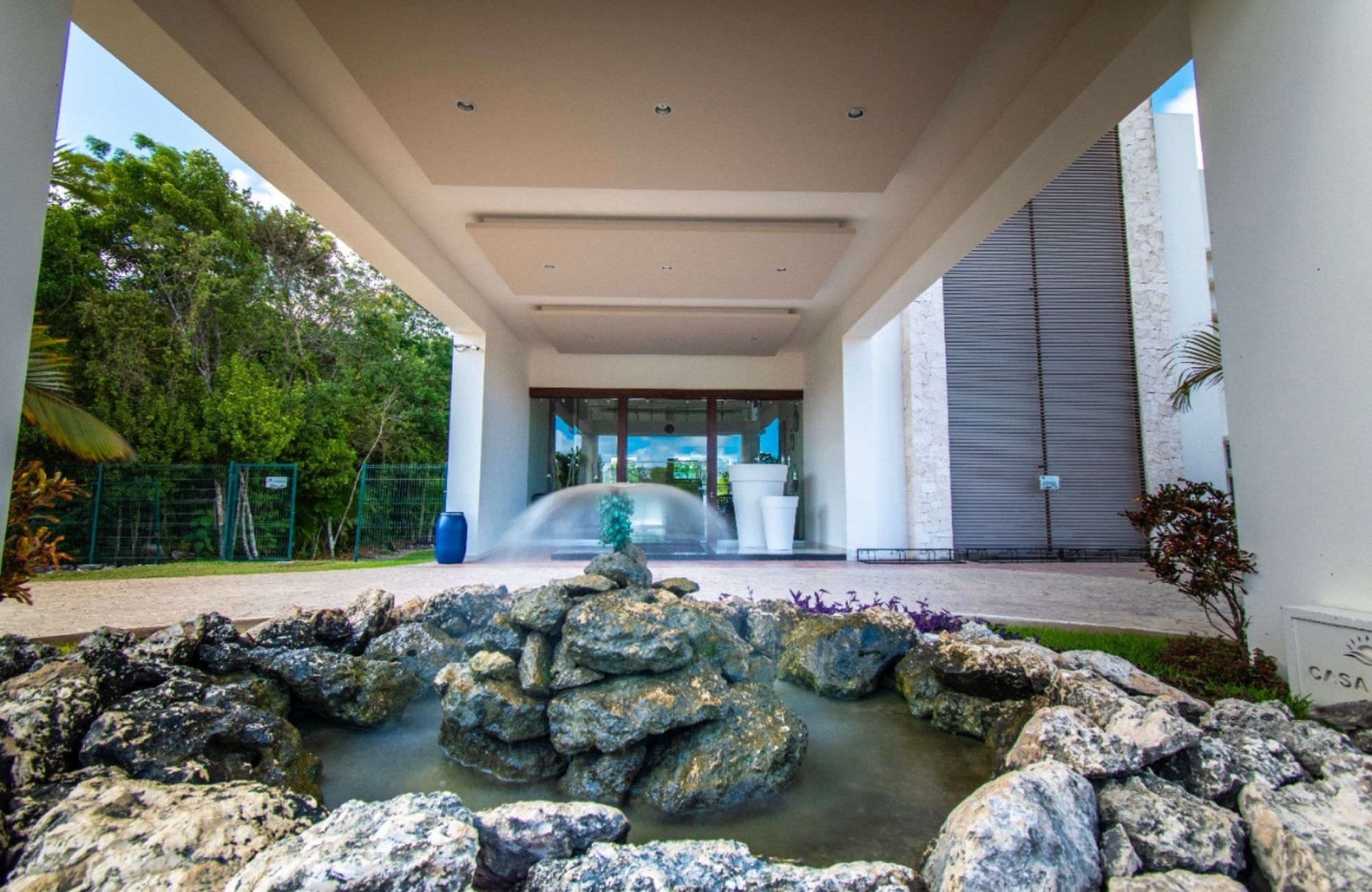 Penthouse 50 meters from the sea, smart home system, gym, kids club, pool, grill, for sale Costa Mujeres Cancun.