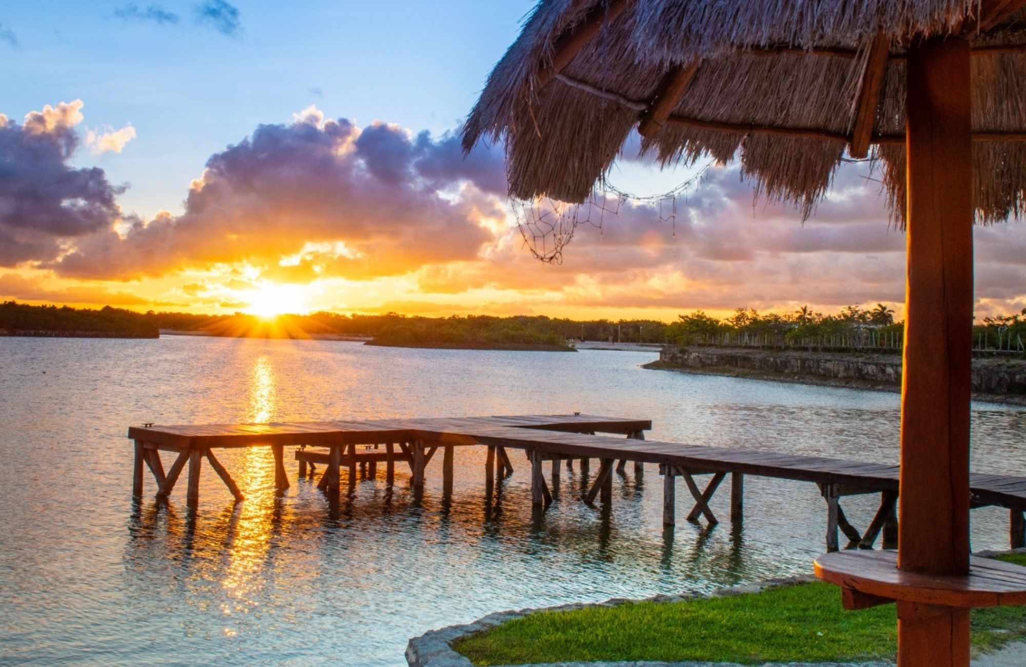 Penthouse 50 meters from the sea, smart home system, gym, kids club, pool, grill, for sale Costa Mujeres Cancun.