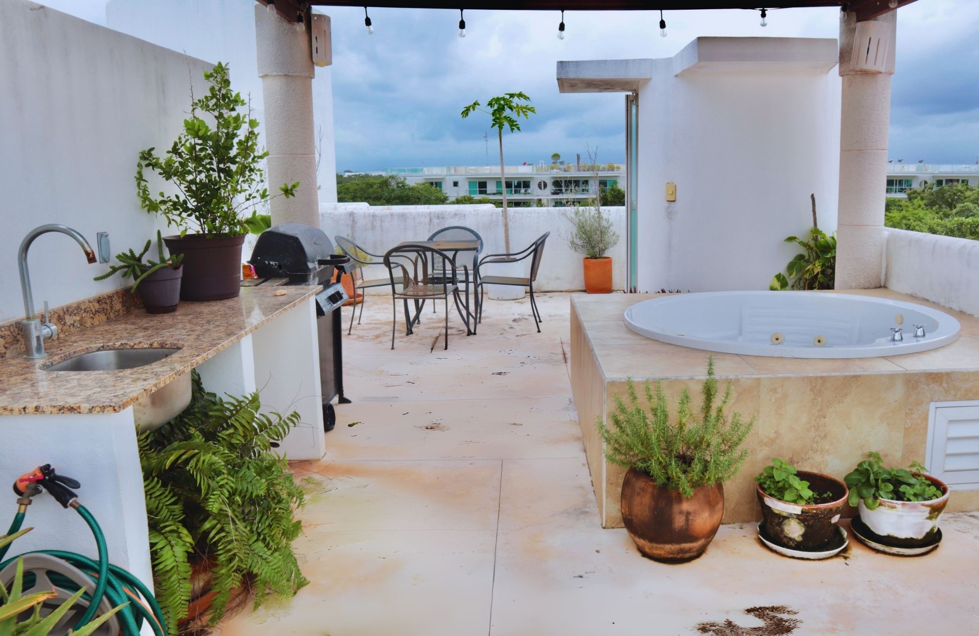 Penthouse 50 meters from the sea, smart home system, gym, kids club, pool, grill, for sale Costa Mujeres Cancun.