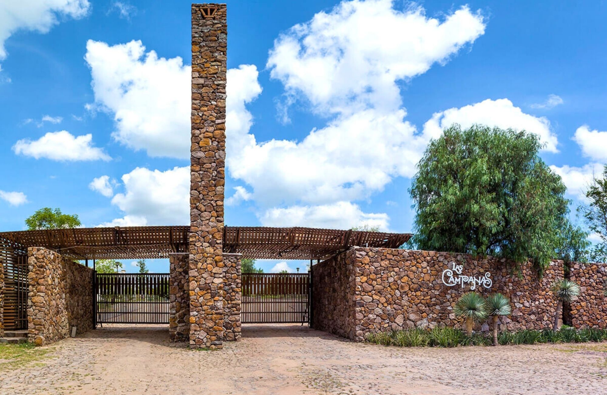 Lot in gated community, clubhouse, pool for sale in San Miguel de Allende