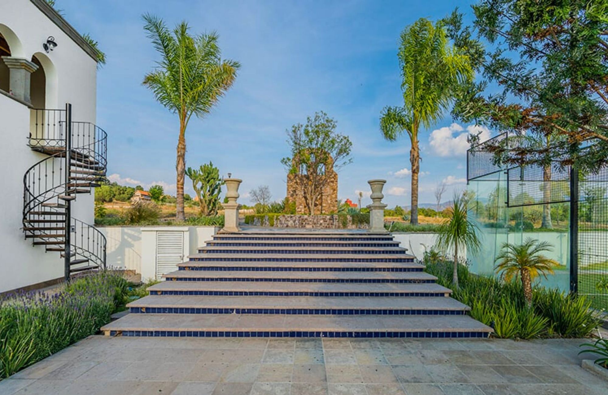 Land in gated community, clubhouse, pool for sale in San Miguel de Allende