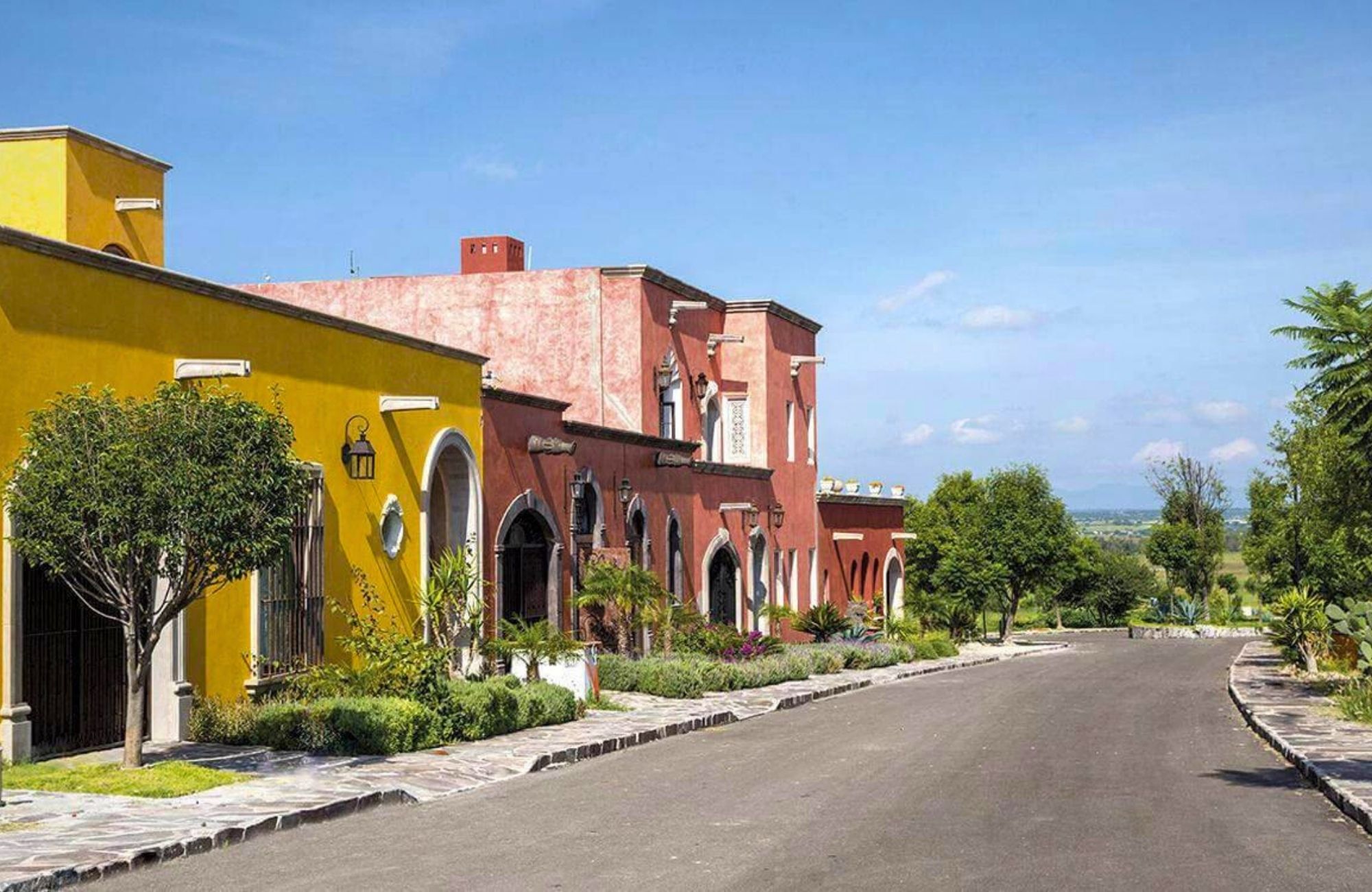 Land in gated community, clubhouse, pool for sale in San Miguel de Allende