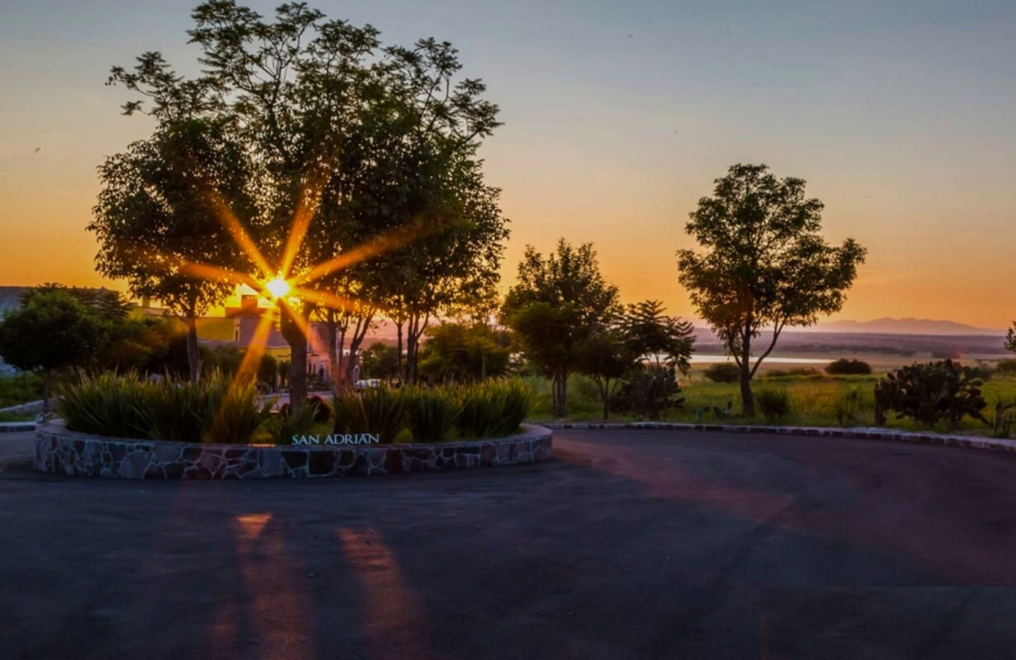 670 sqm lot, pool, gym, jacuzzi, for sale in San Miguel de Allende.