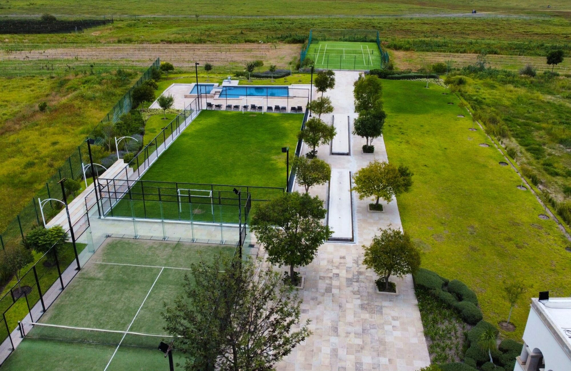 670 sqm lot, pool, gym, jacuzzi, for sale in San Miguel de Allende.