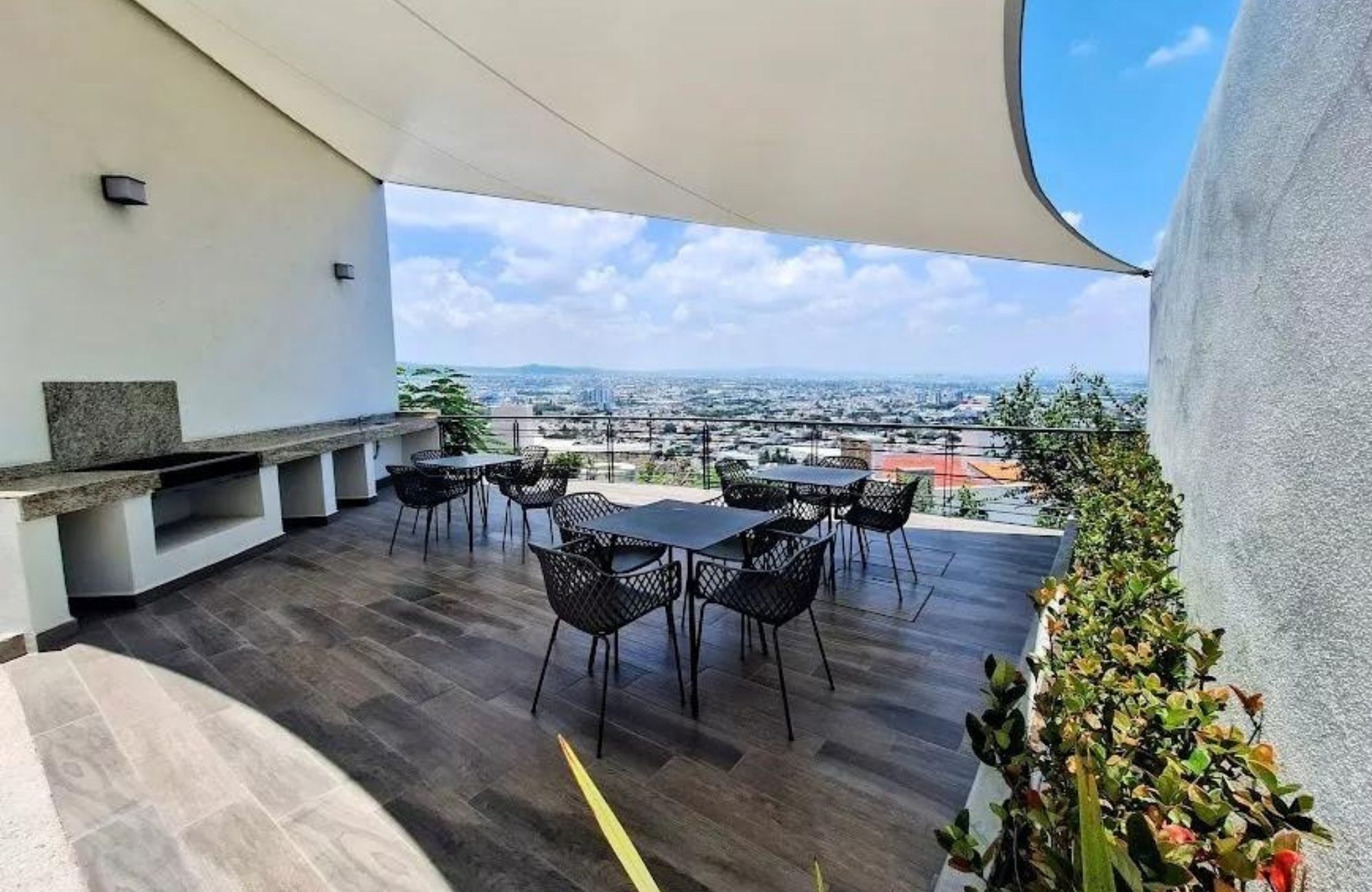 Departamento con jard&iacute;n, bodega y terraza privada, Gimnasio, Alberca techada,&nbsp; La Vista, venta, Queretaro.
