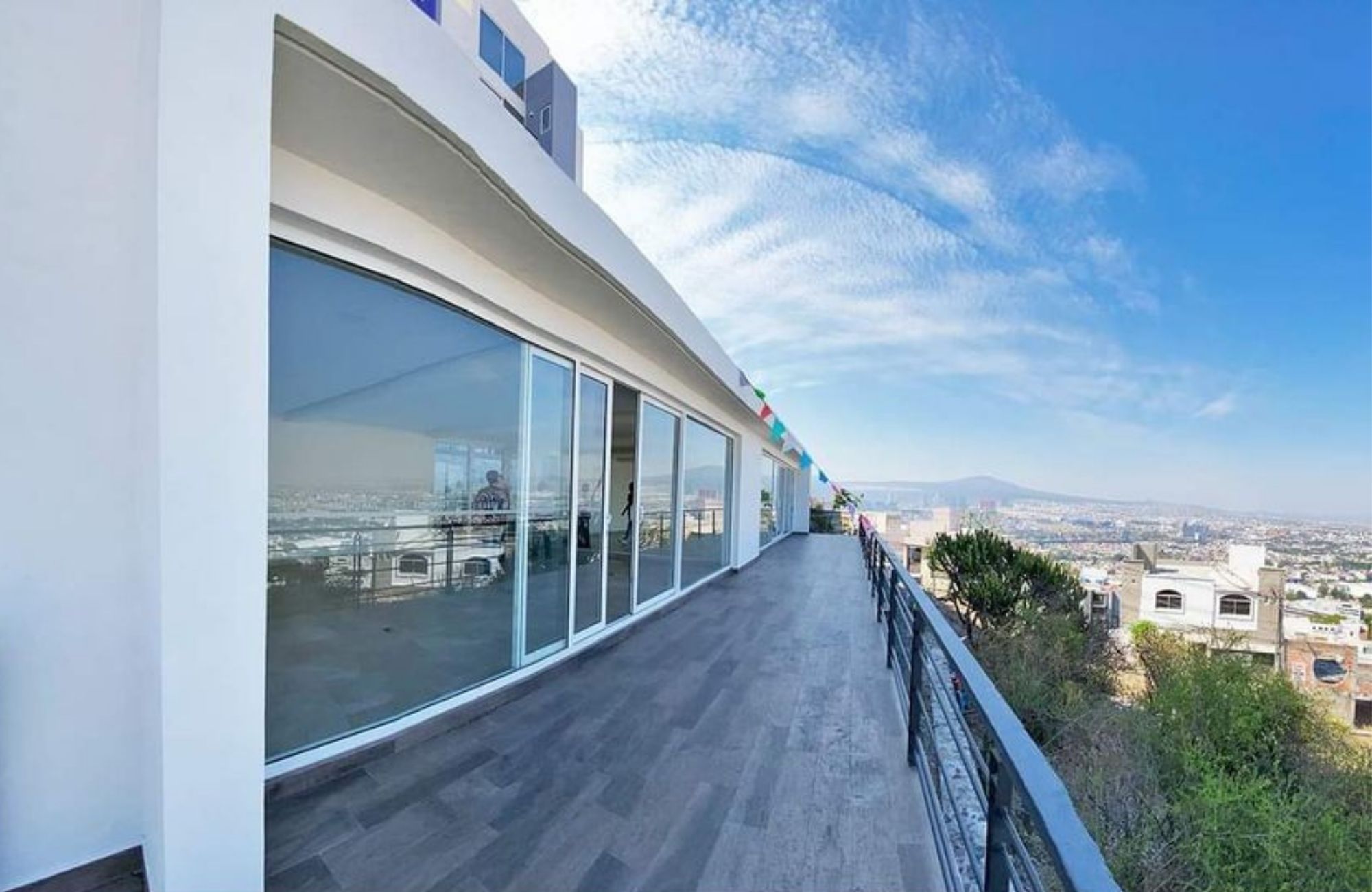 Apartment with terrace, laundry room, pool, gym, pre-construction, Zibata, Quer&eacute;taro.