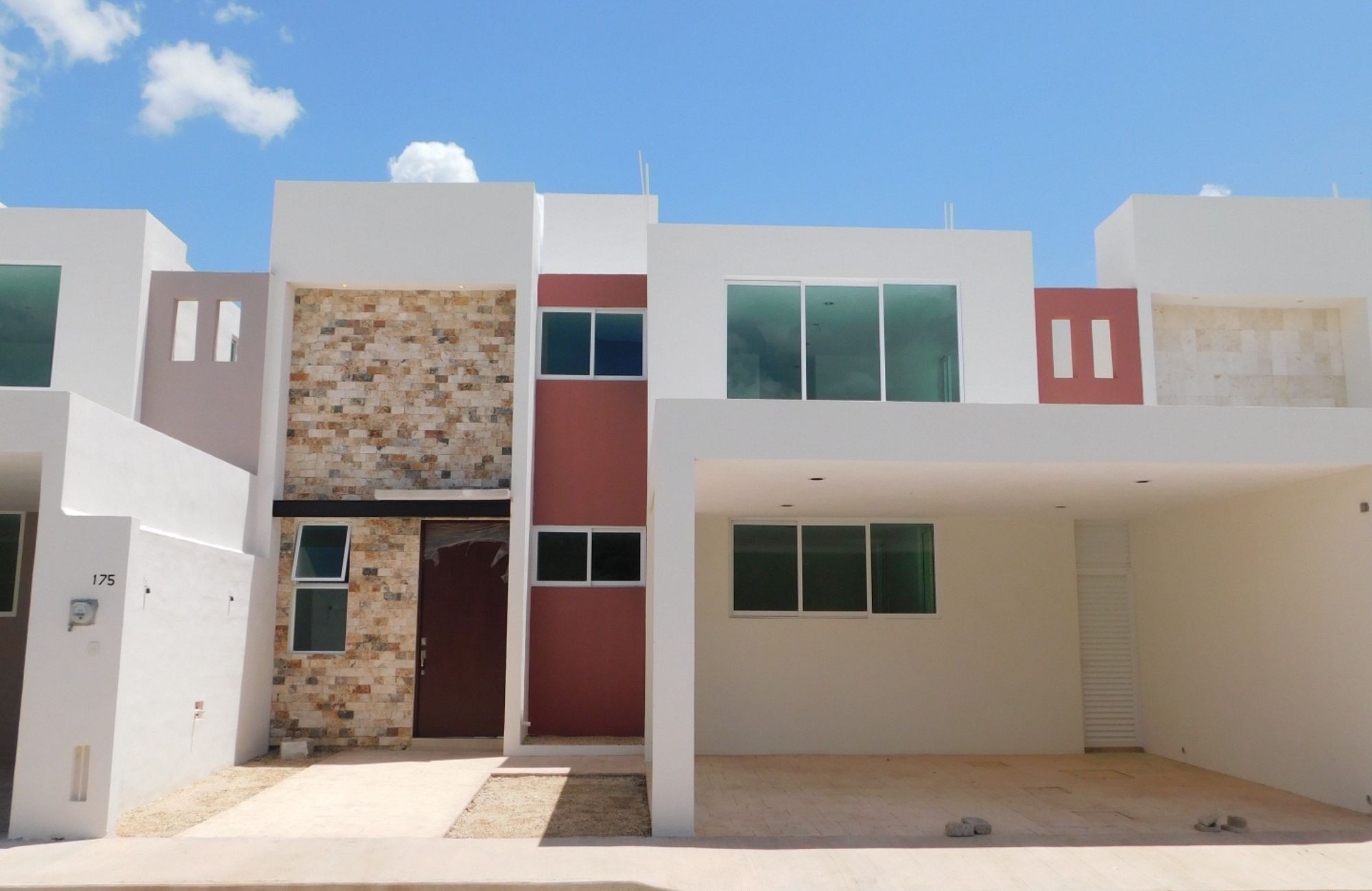 Spacious house with a private pool for sale in Conkal, M&eacute;rida.