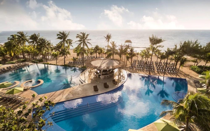 Condo in a beachfront community, with hotel amenities Playa del Carmen.