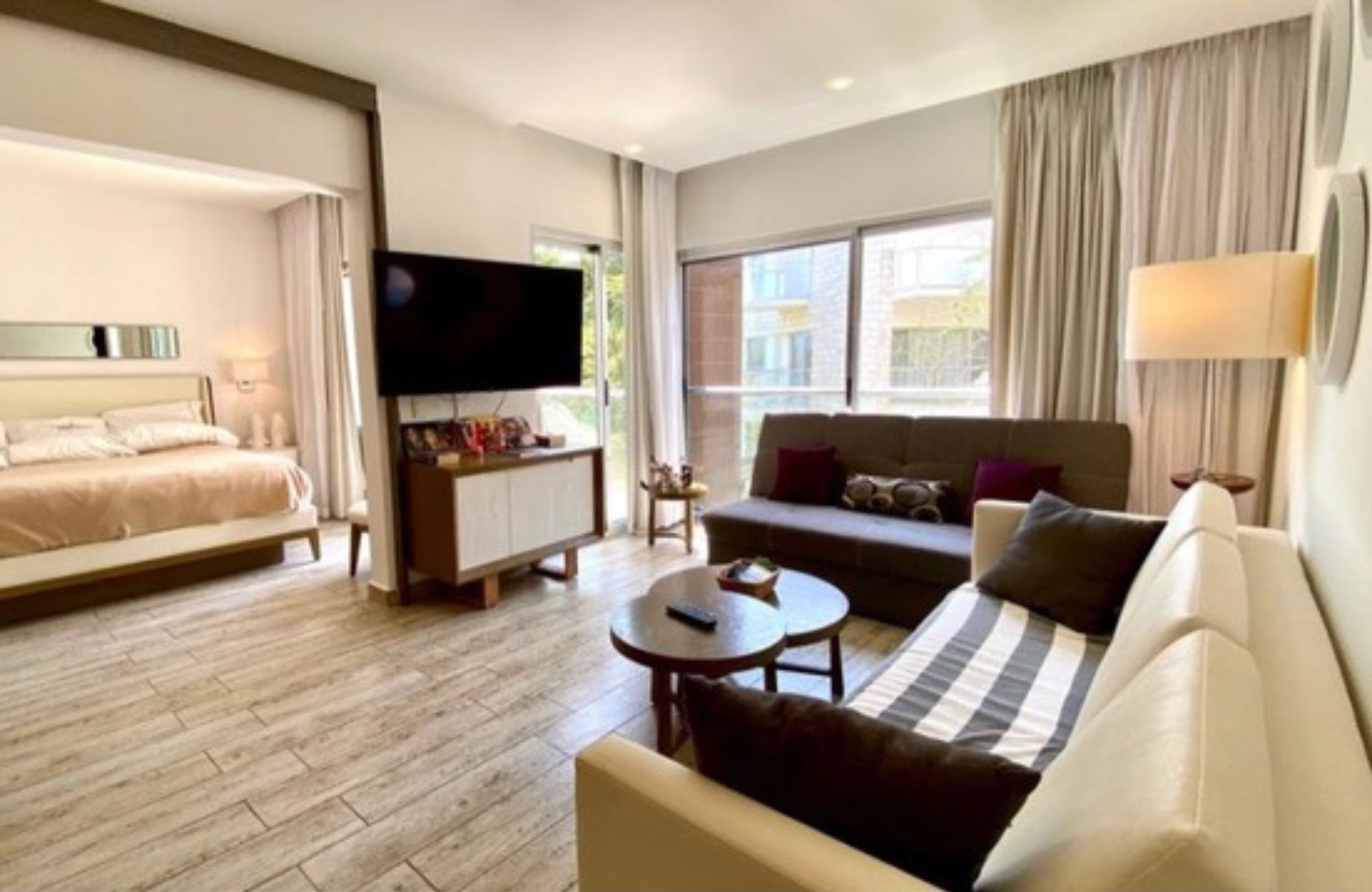 Studio with terrace, spa, pet friendly, for sale, Downtown, Playa del Carmen