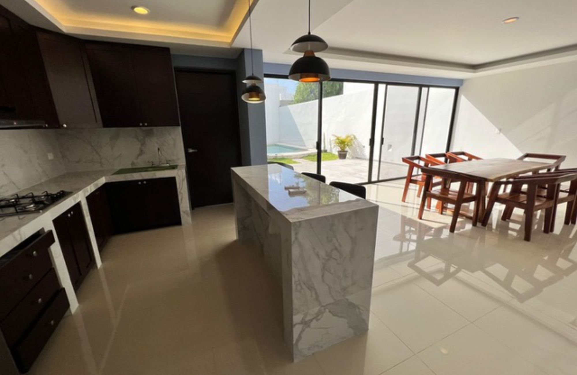 House with garden, private pool, and terrace for sale, Ave. Pedro Joaqu&iacute;n Coldwell, Cozumel