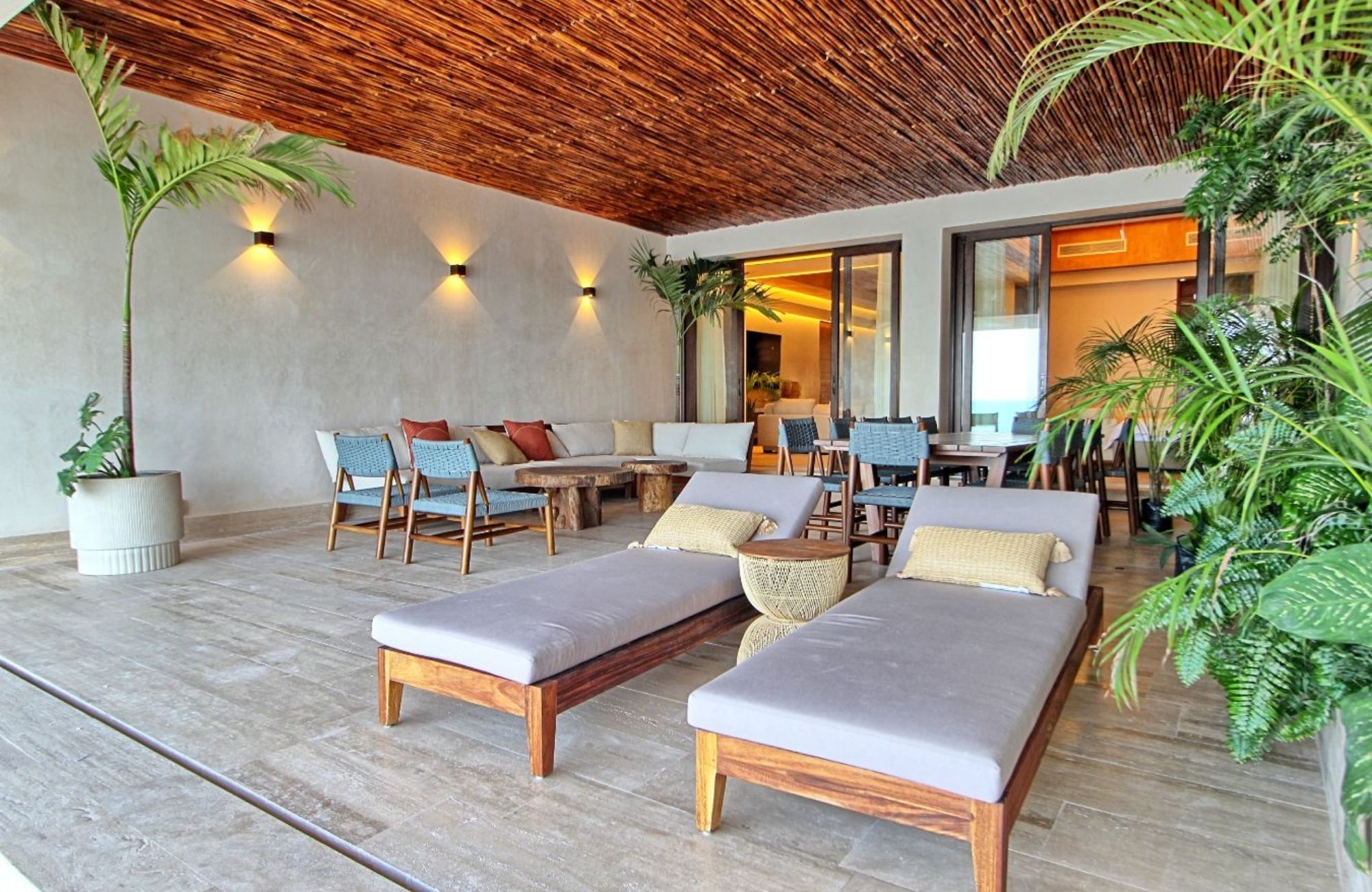 Luxury penthouse, ocean view, pool, pet-friendly, for sale Cancun.