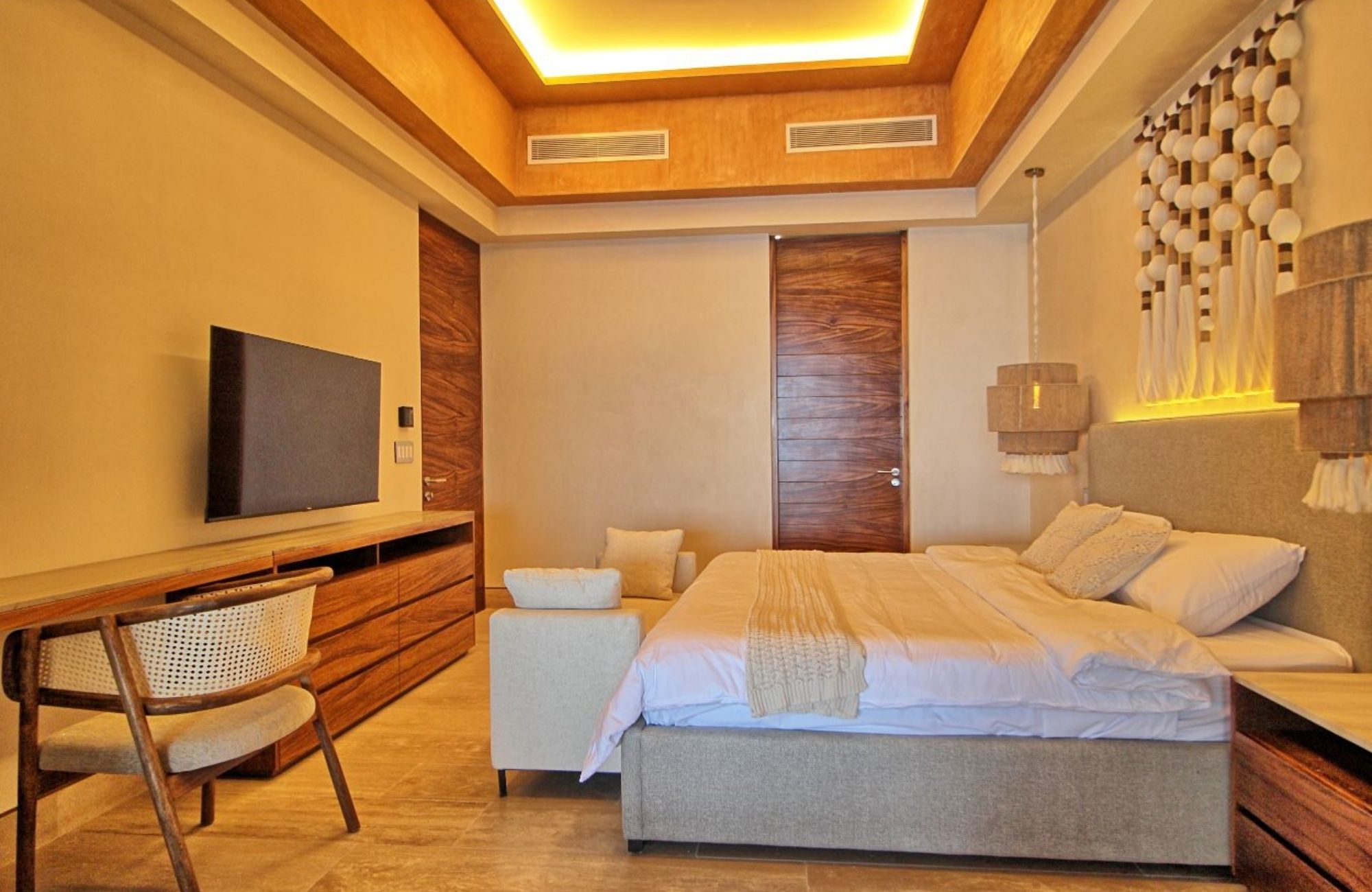 Luxury penthouse, ocean view, pool, pet-friendly, for sale Cancun.