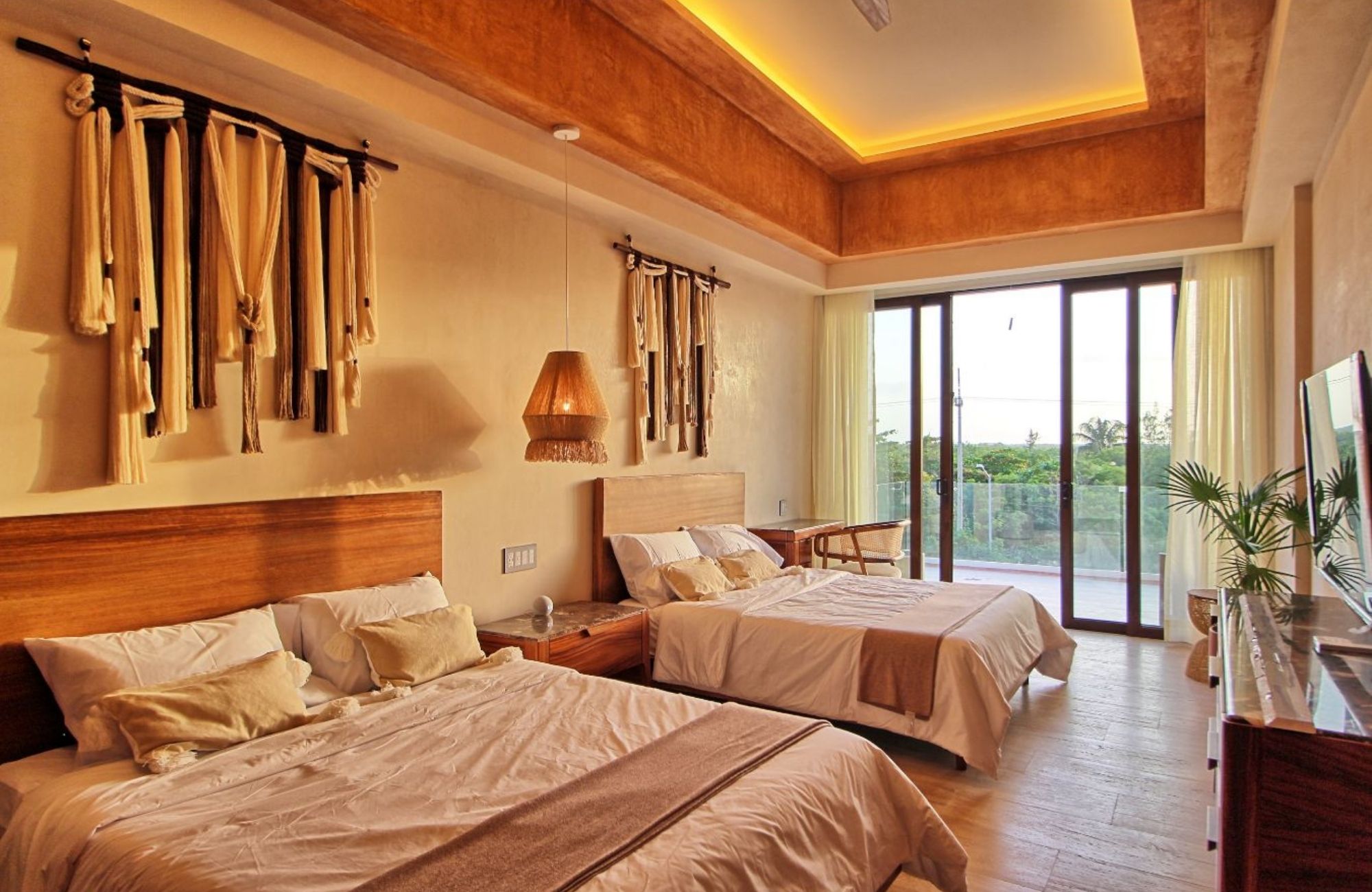 Luxury penthouse, ocean view, pool, pet-friendly, for sale Cancun.