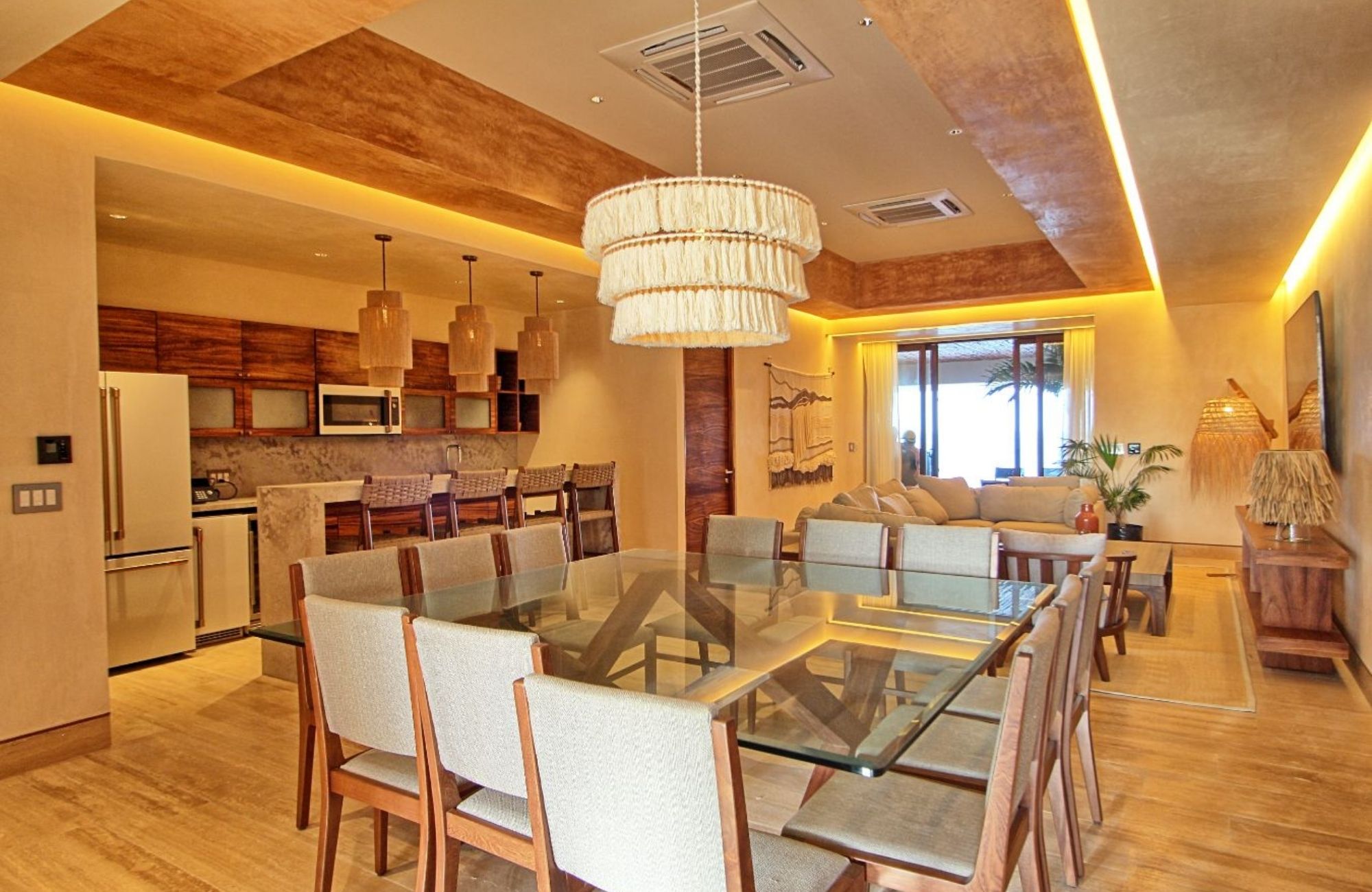 Luxury penthouse, ocean view, pool, pet-friendly, for sale Cancun.