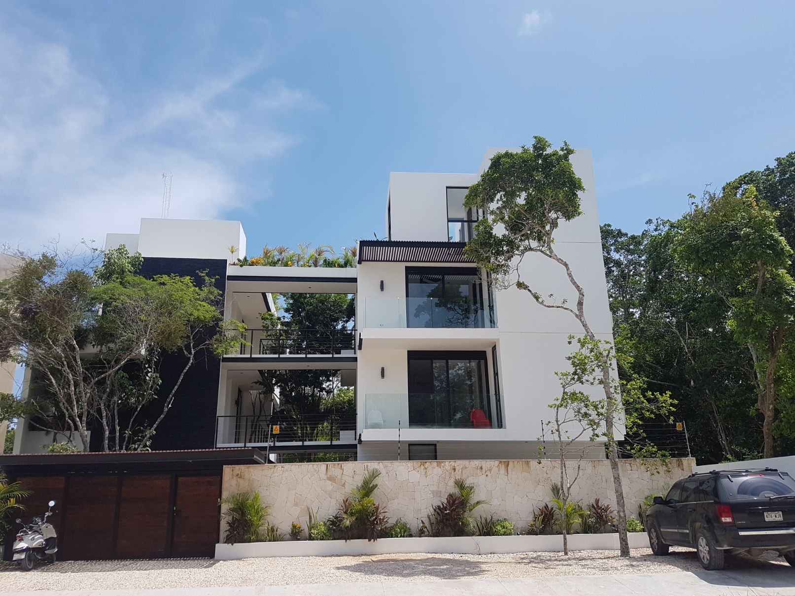 Penthouse green views,private terrace, gym, business center, yoga and gym area, with green areas, hammock garden, in Aldea Zama Tulum, for sale.