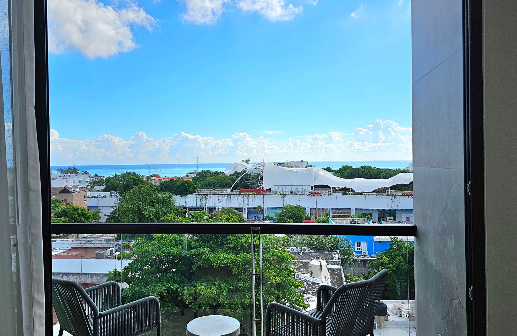 Furnished studio, ocean view from the rooftop, for sale in Cocobeach, Playa del Carmen