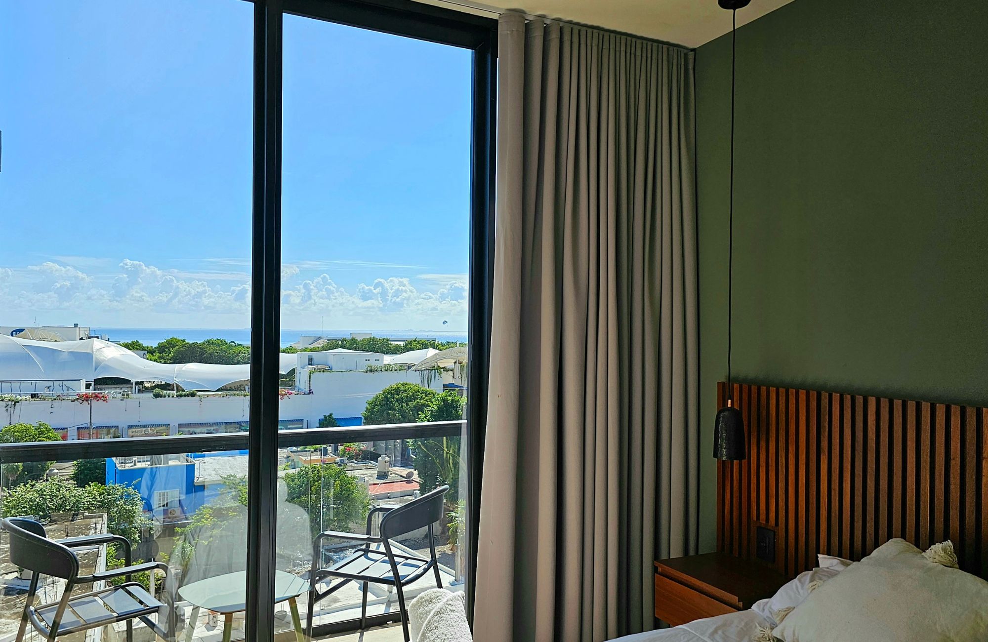 Furnished studio, ocean view from the rooftop, for sale in Cocobeach, Playa del Carmen