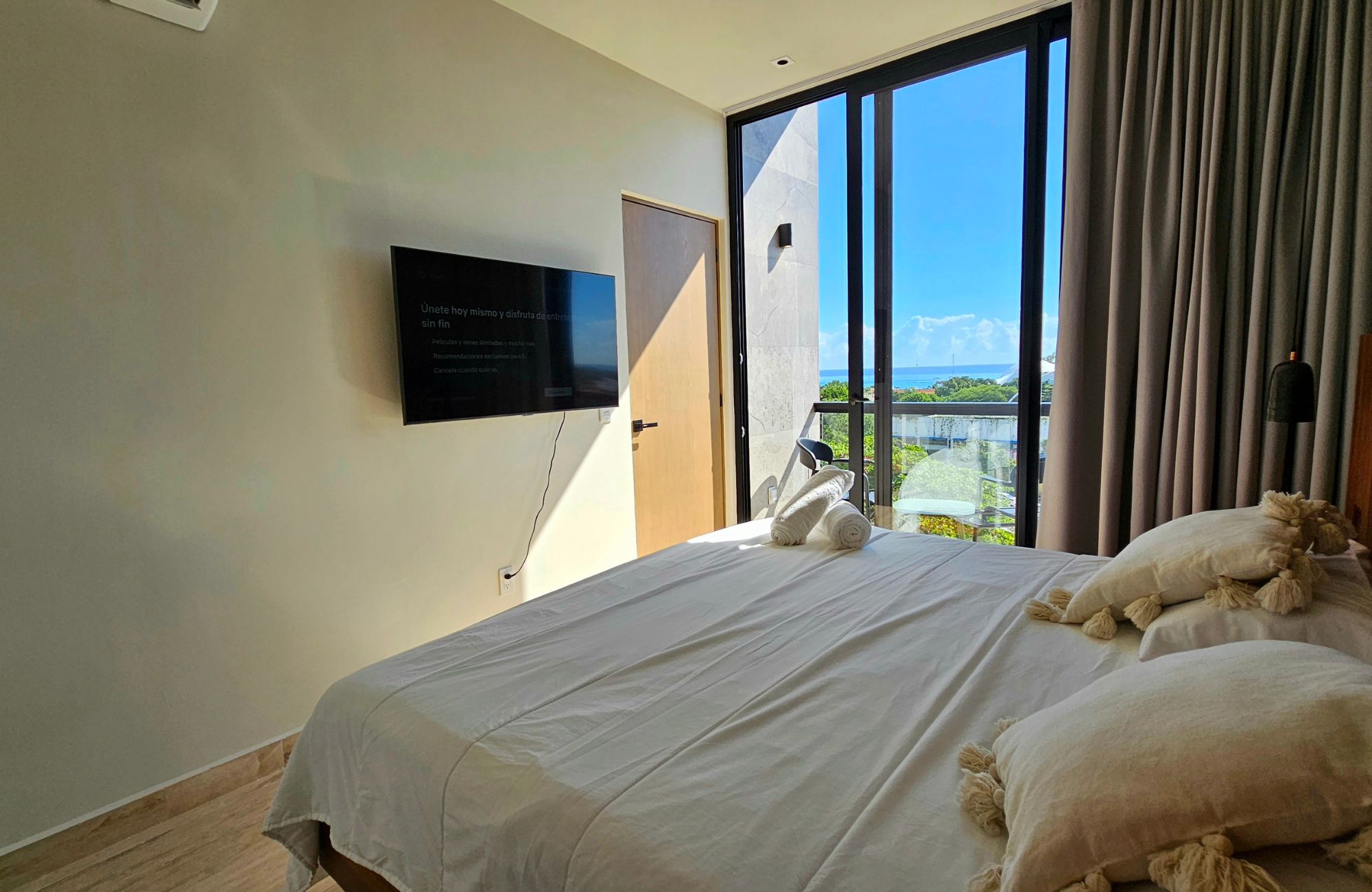 Furnished studio, ocean view from the rooftop, for sale in Cocobeach, Playa del Carmen
