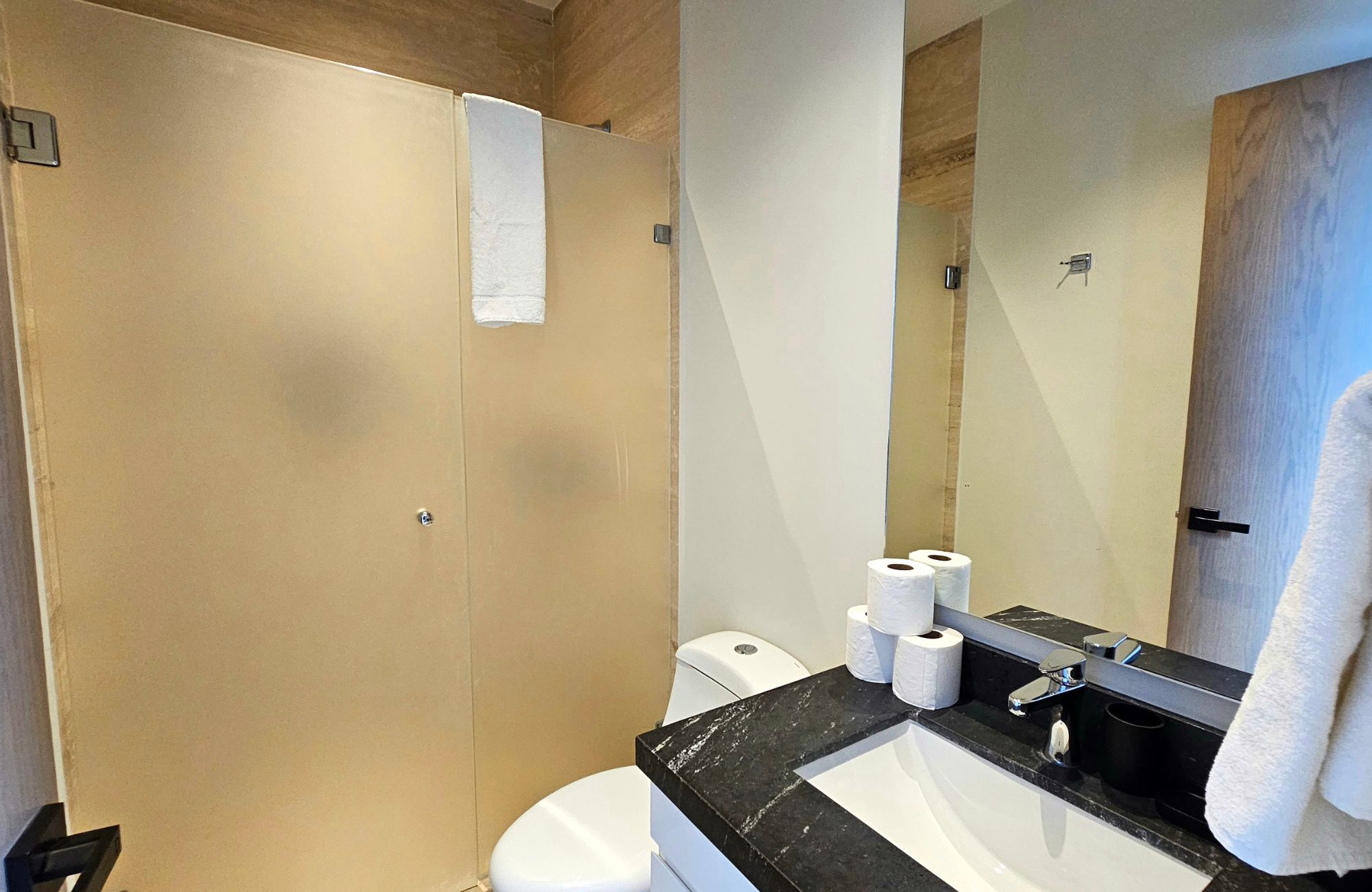 Furnished studio, ocean view from the rooftop, for sale in Cocobeach, Playa del Carmen