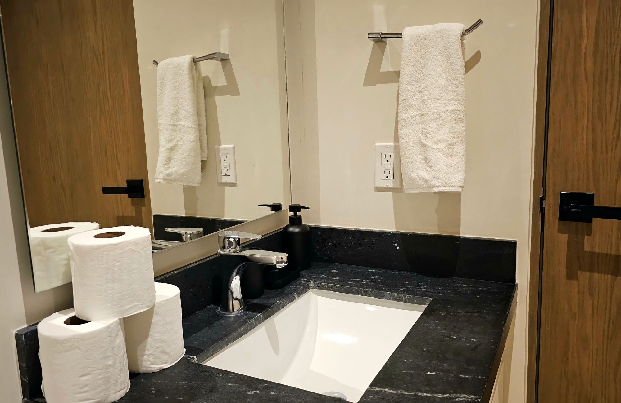 Furnished studio, ocean view from the rooftop, for sale in Cocobeach, Playa del Carmen