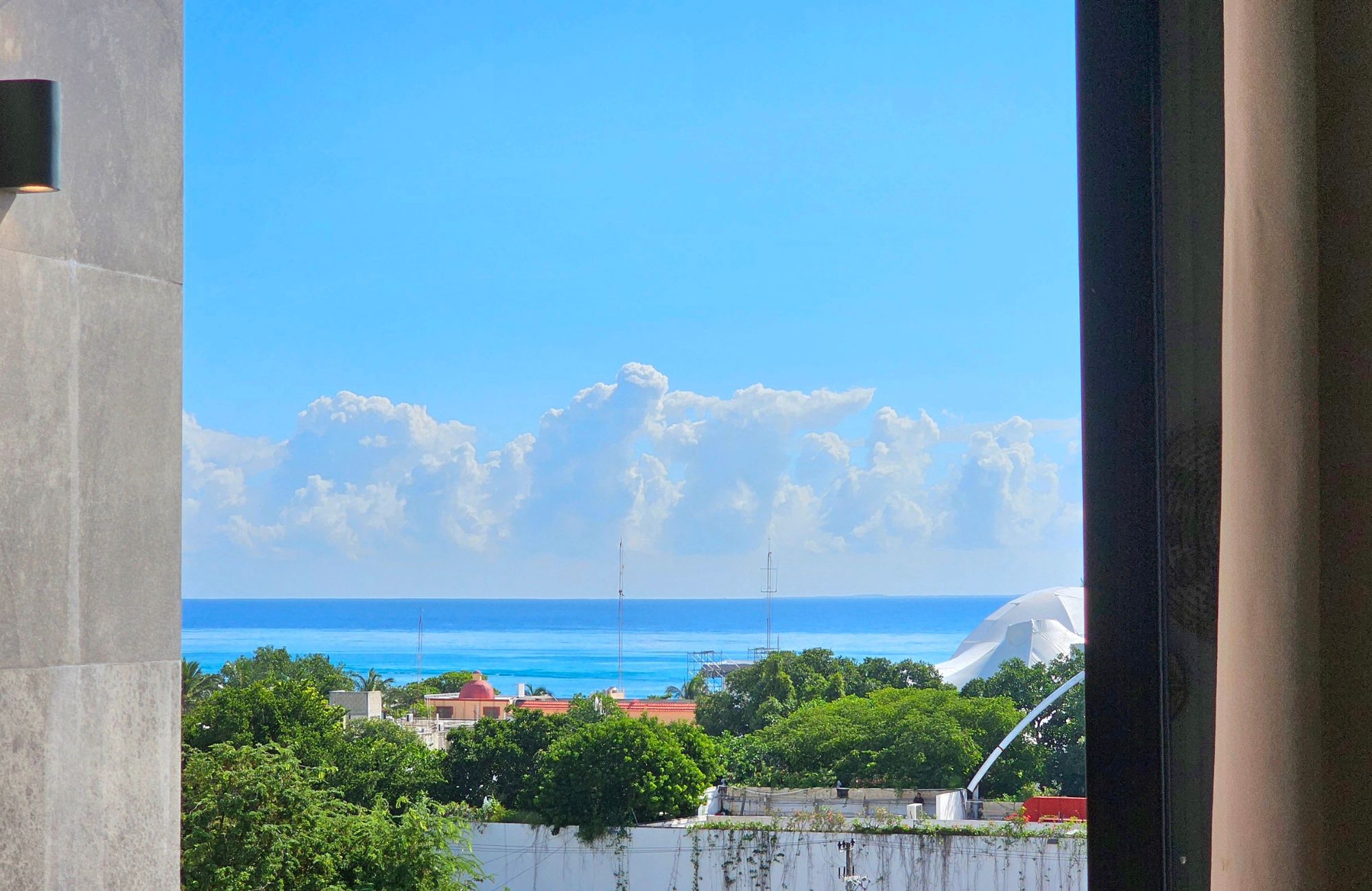 Furnished studio, ocean view from the rooftop, for sale in Cocobeach, Playa del Carmen
