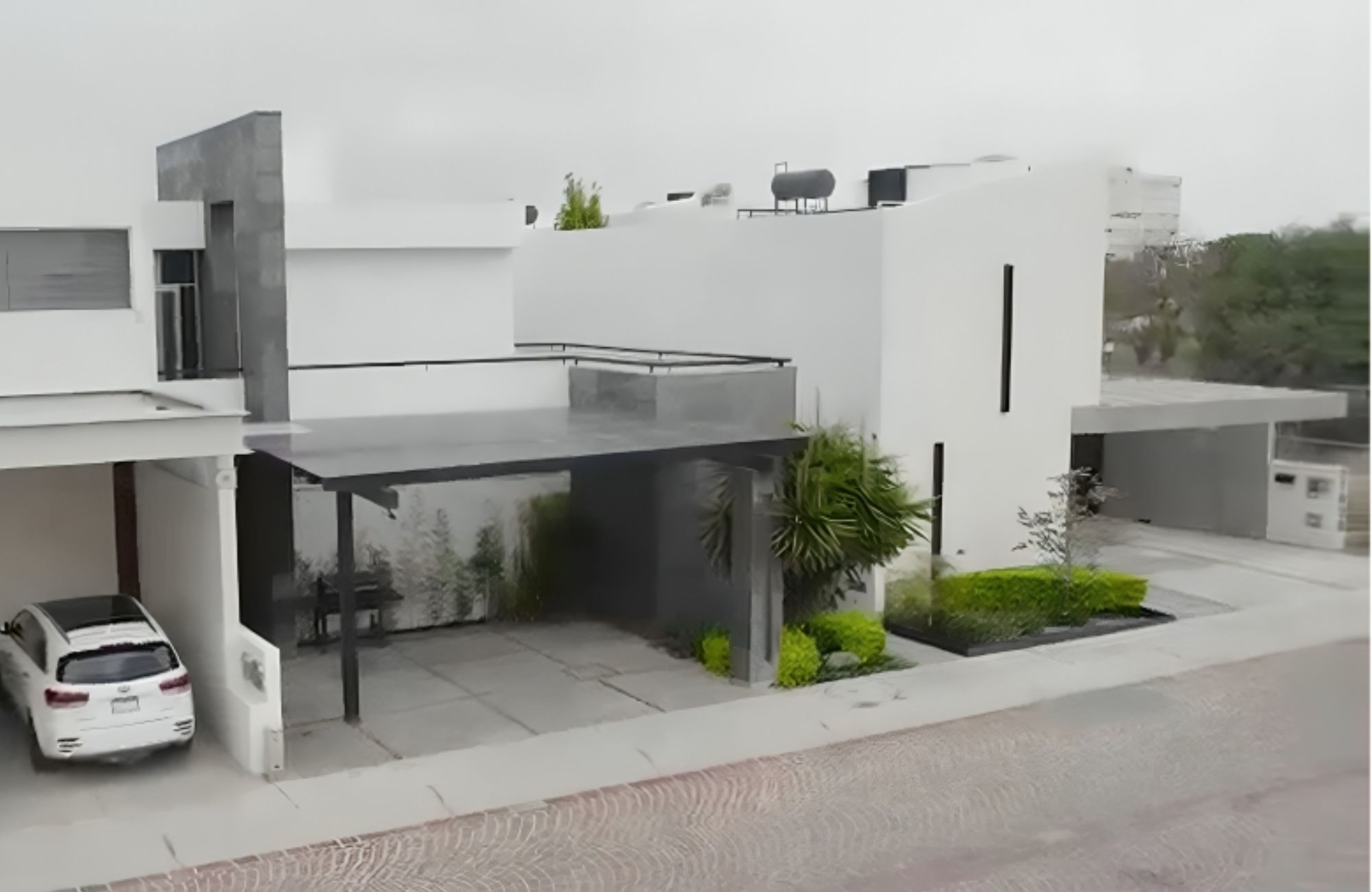 House with Studio, roof garden,Terrace in Master Bedroom, TV Area, for sale, Zibat&aacute;, Queretaro.