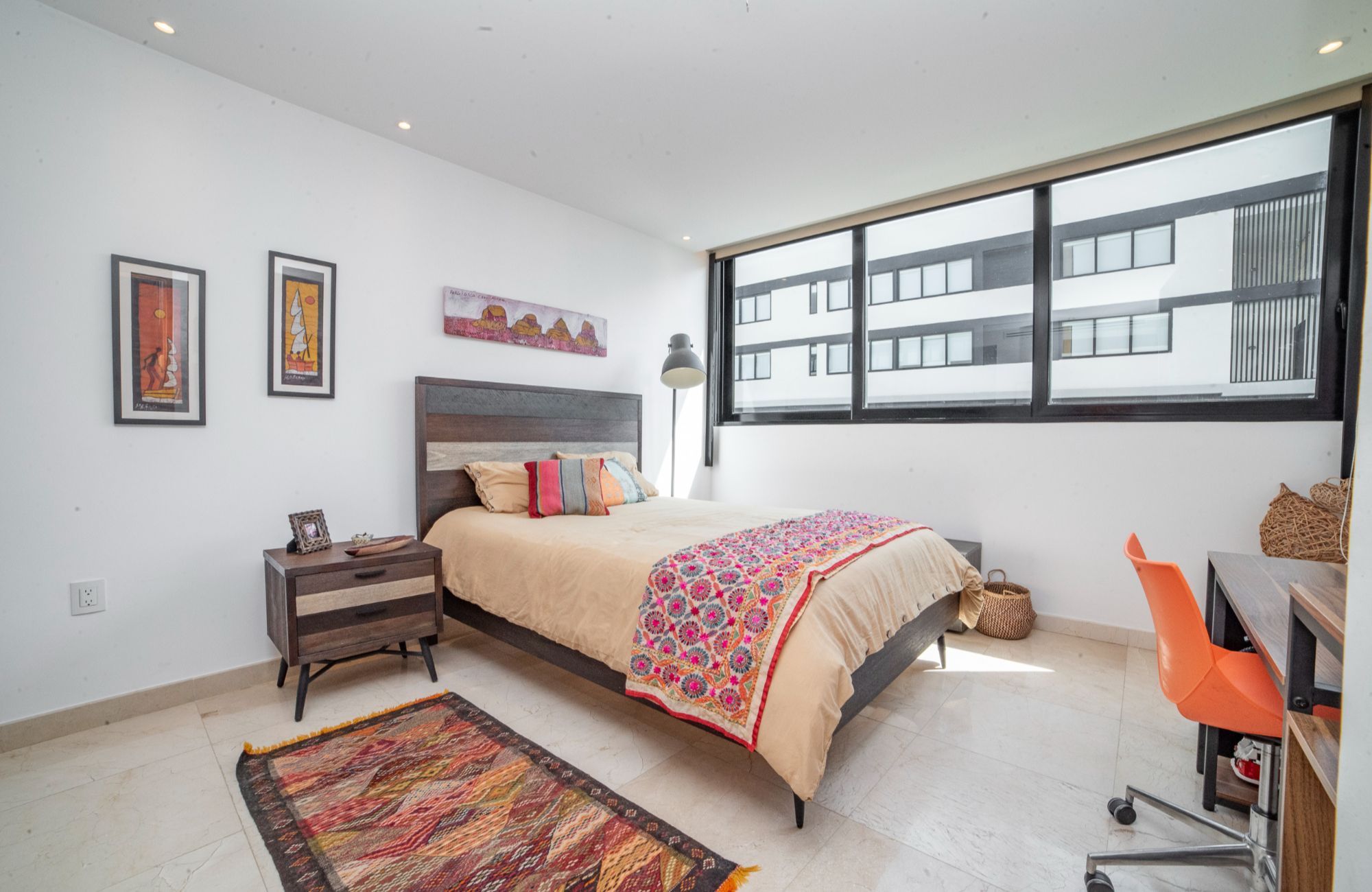 Condominio en edificio sustentable con vista al mar, campo de golf y reserva natural. Totalmente equipado y con amenidades, alberca