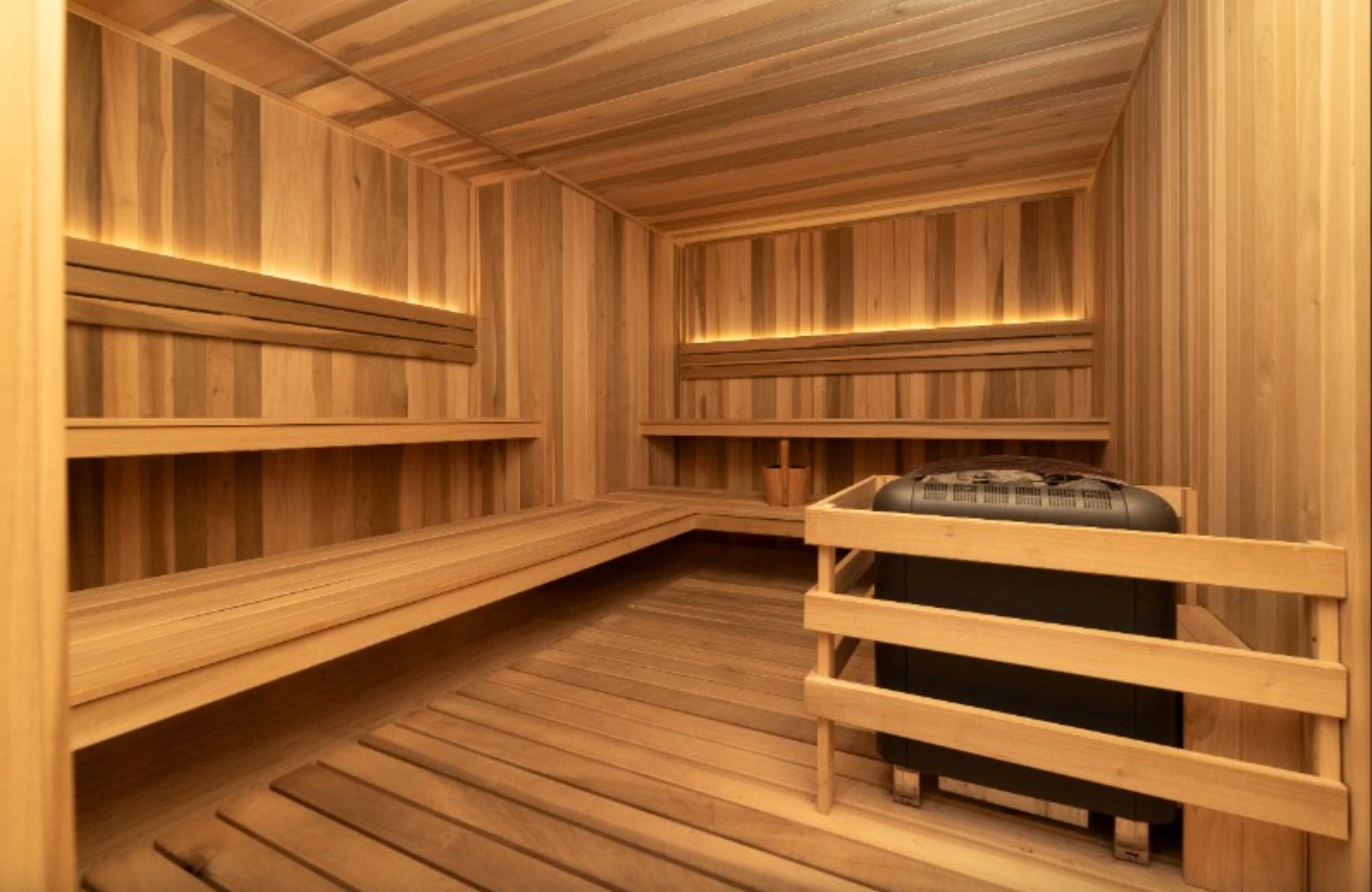 Condominio en edificio sustentable con vista al mar, campo de golf y reserva natural. Totalmente equipado y con amenidades, alberca