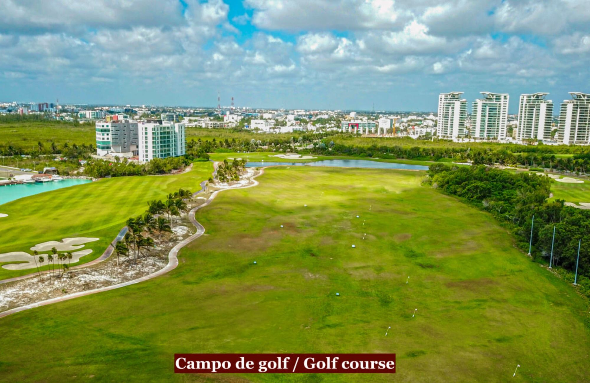 Condominio en edificio sustentable con vista al mar, campo de golf y reserva natural. Totalmente equipado y con amenidades, alberca
