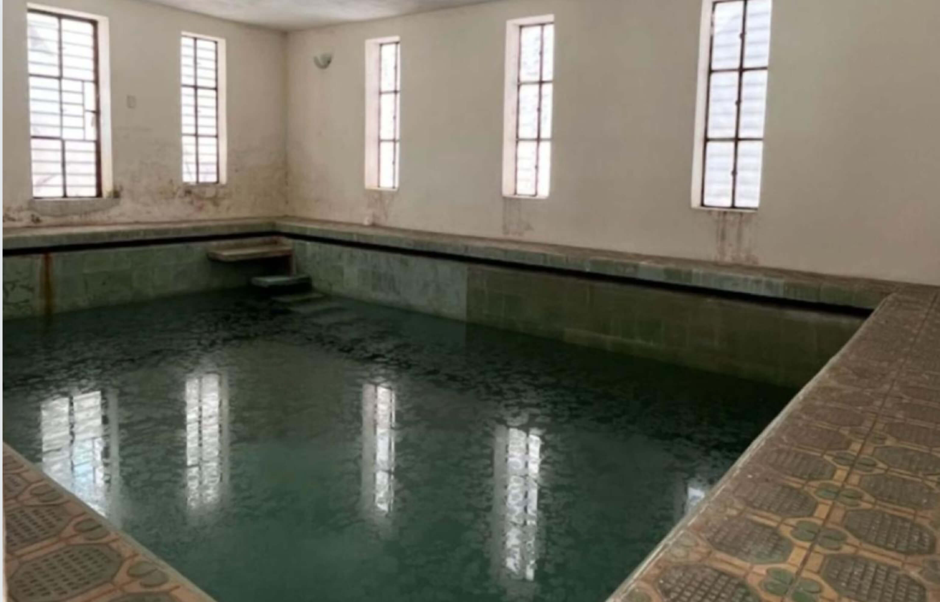 Residence with garden and private pool for sale, Yucat&aacute;n Country Club, M&eacute;rida