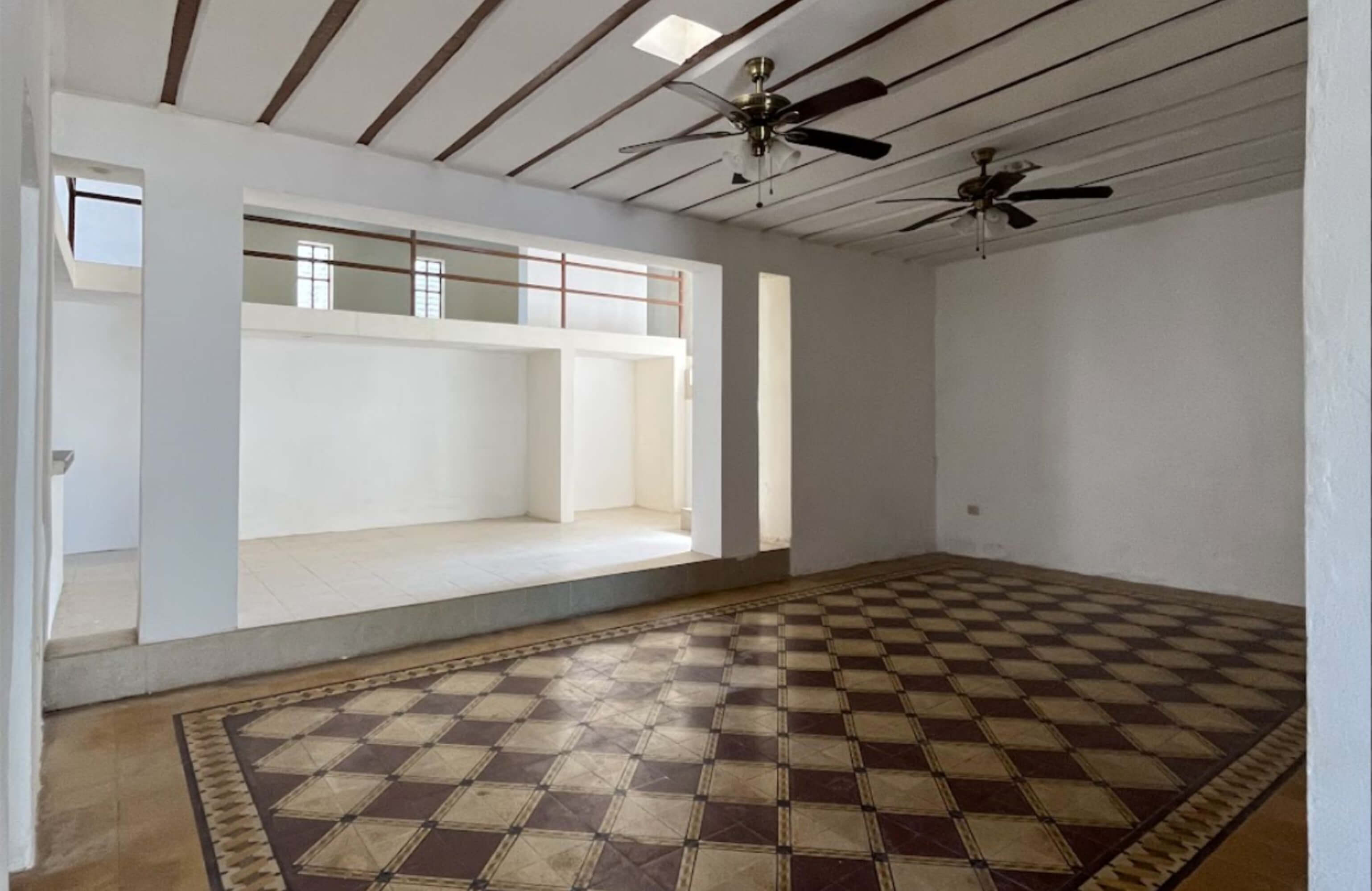 Residence with garden and private pool for sale, Yucat&aacute;n Country Club, M&eacute;rida